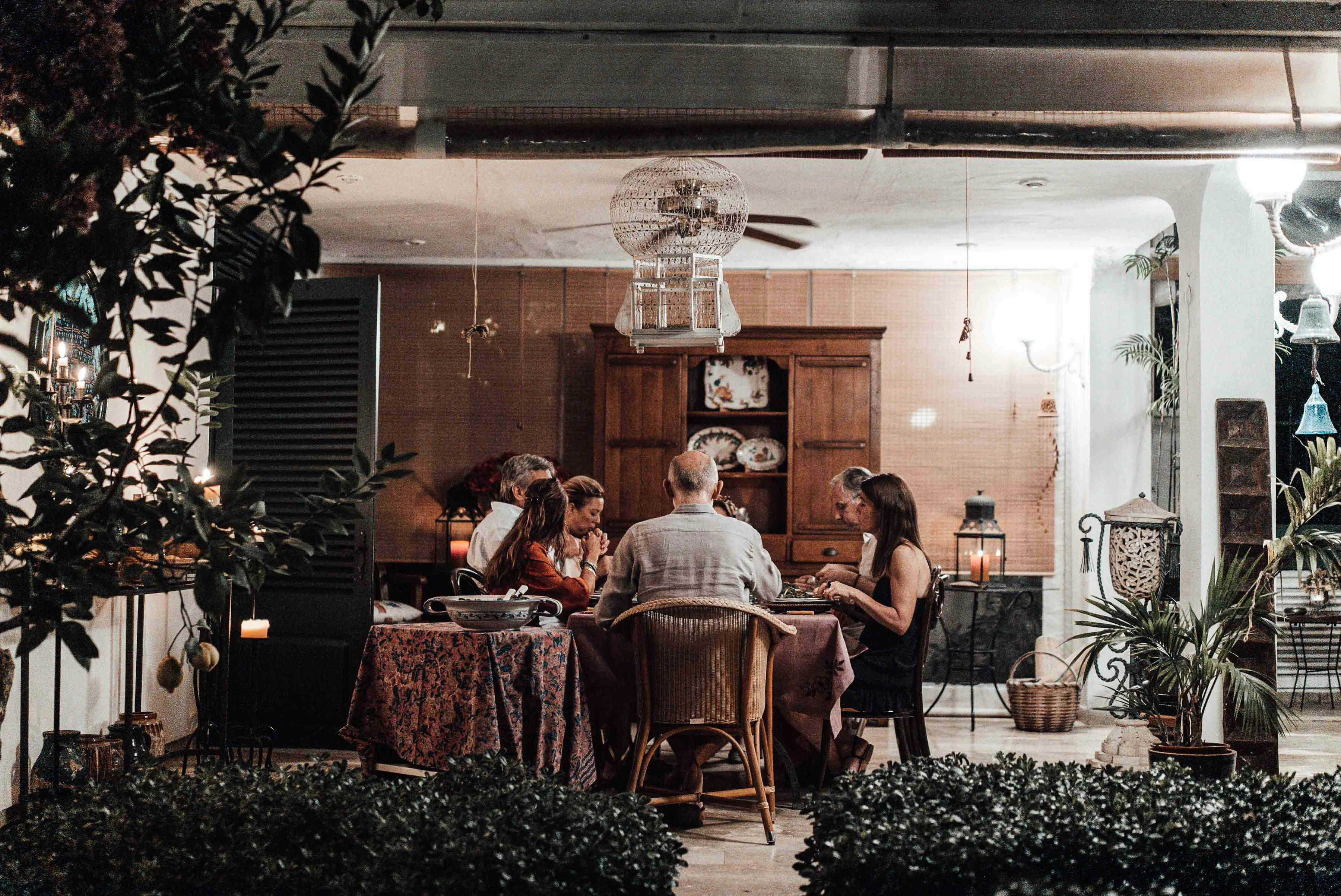 Familia cenando. Imagen con fines ilustrativos | Foto: Pexels