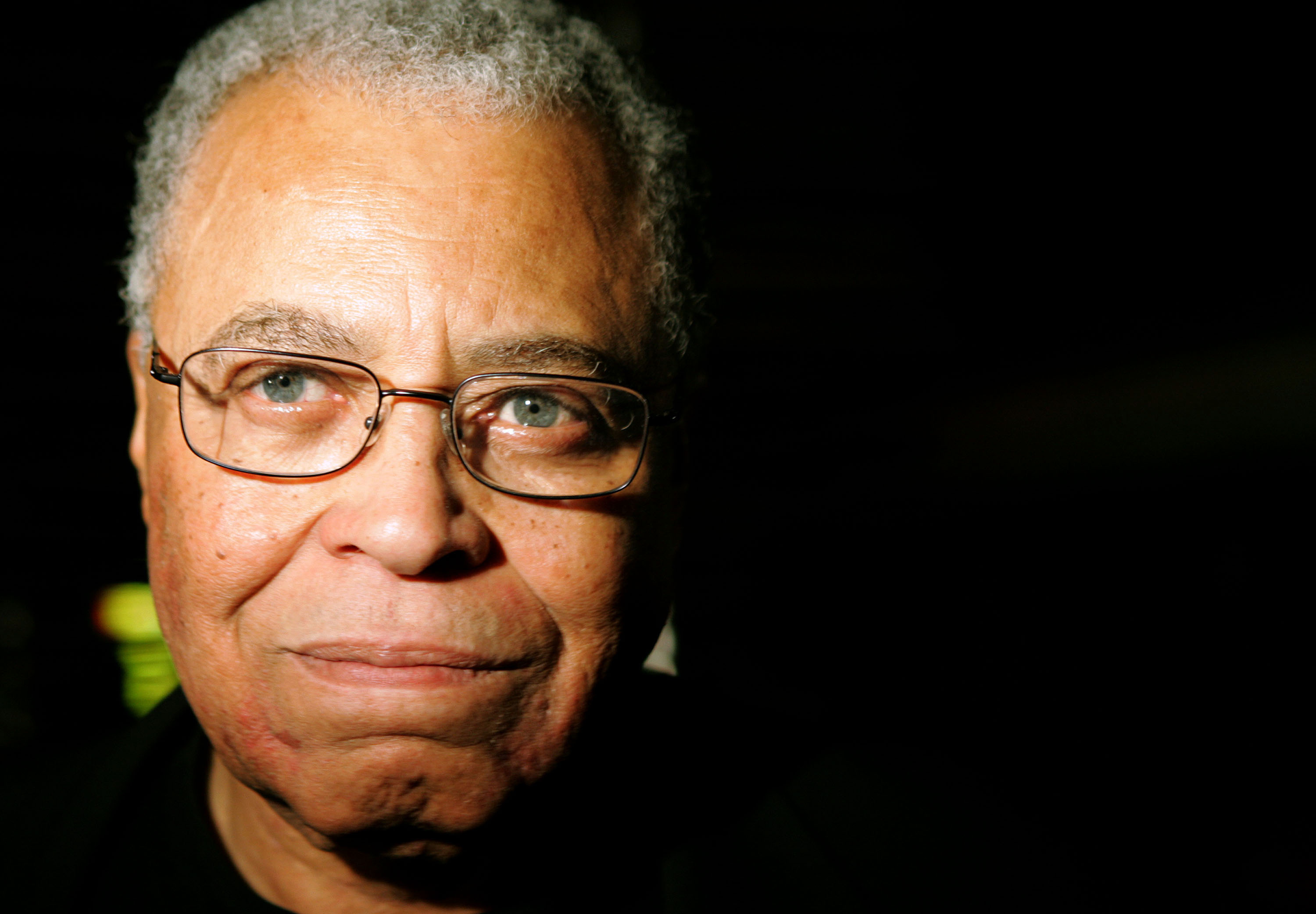 James Earl Jones asiste a la fiesta posterior al estreno de "On Golden Pond" el 7 de abril de 2005, en Nueva York | Fuente: Getty Images