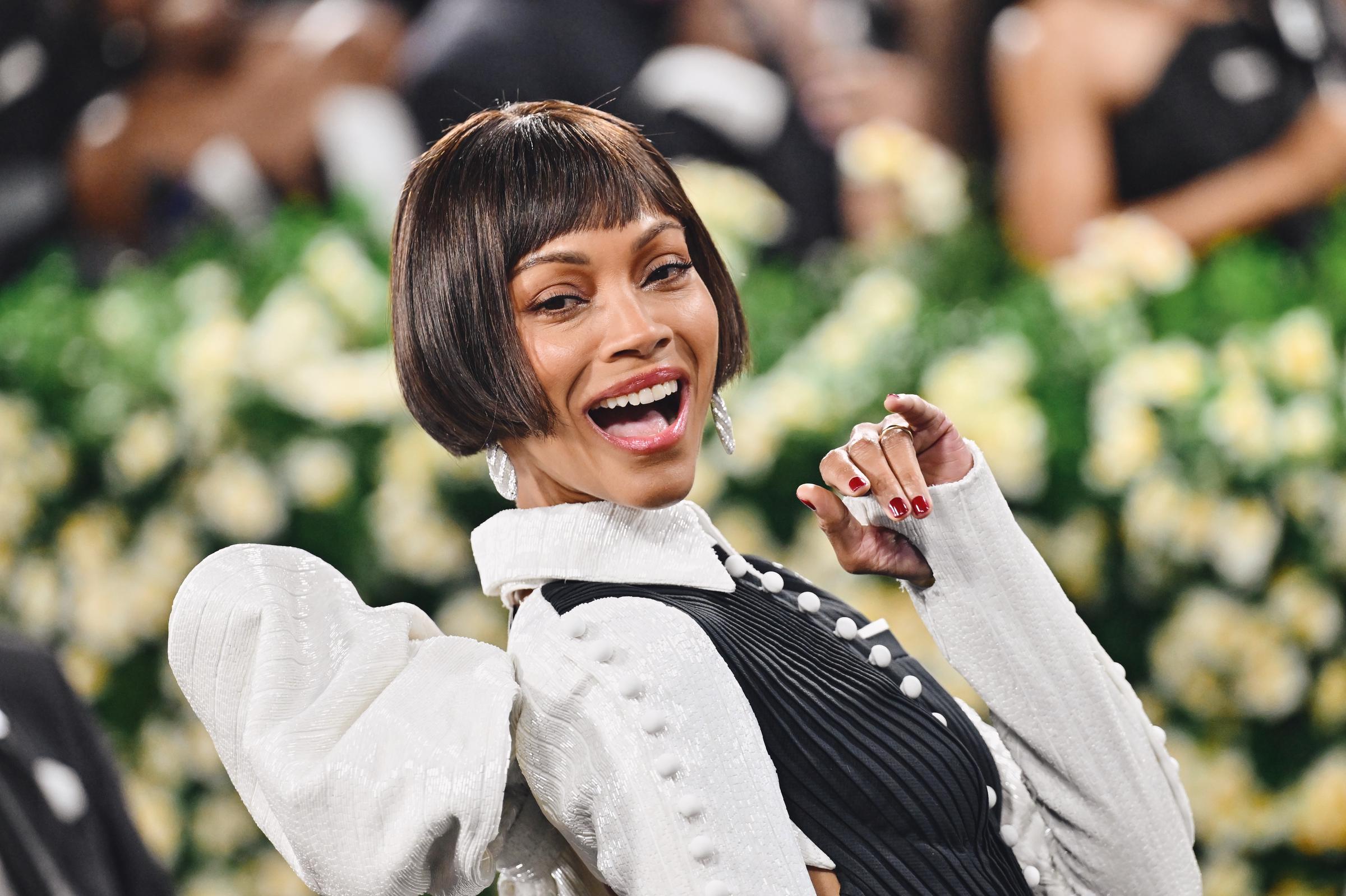 Zoe Saldaña asiste a la Met Gala en celebración del tema "Superfine: Tailoring Black Style" en el Museo Metropolitano de Arte de la ciudad de Nueva York, el 5 de mayo de 2025 | Fuente: Getty Images.