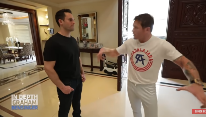 "Canelo" Álvarez muestra el interior de su mansión de Guadalajara, México. | Fuente: Youtube/Graham Bensinger.