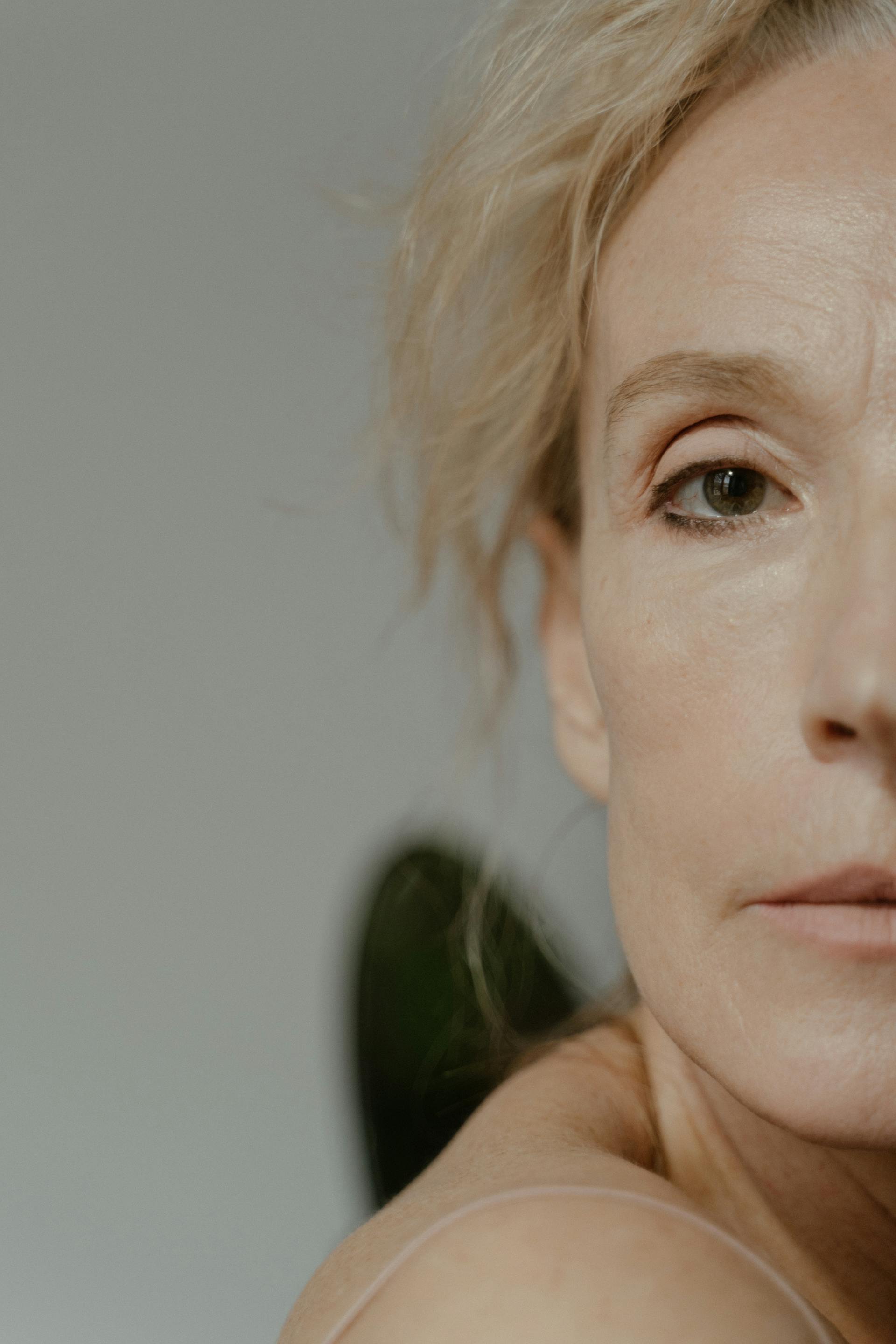 Primer plano del rostro de una mujer | Fuente: Pexels