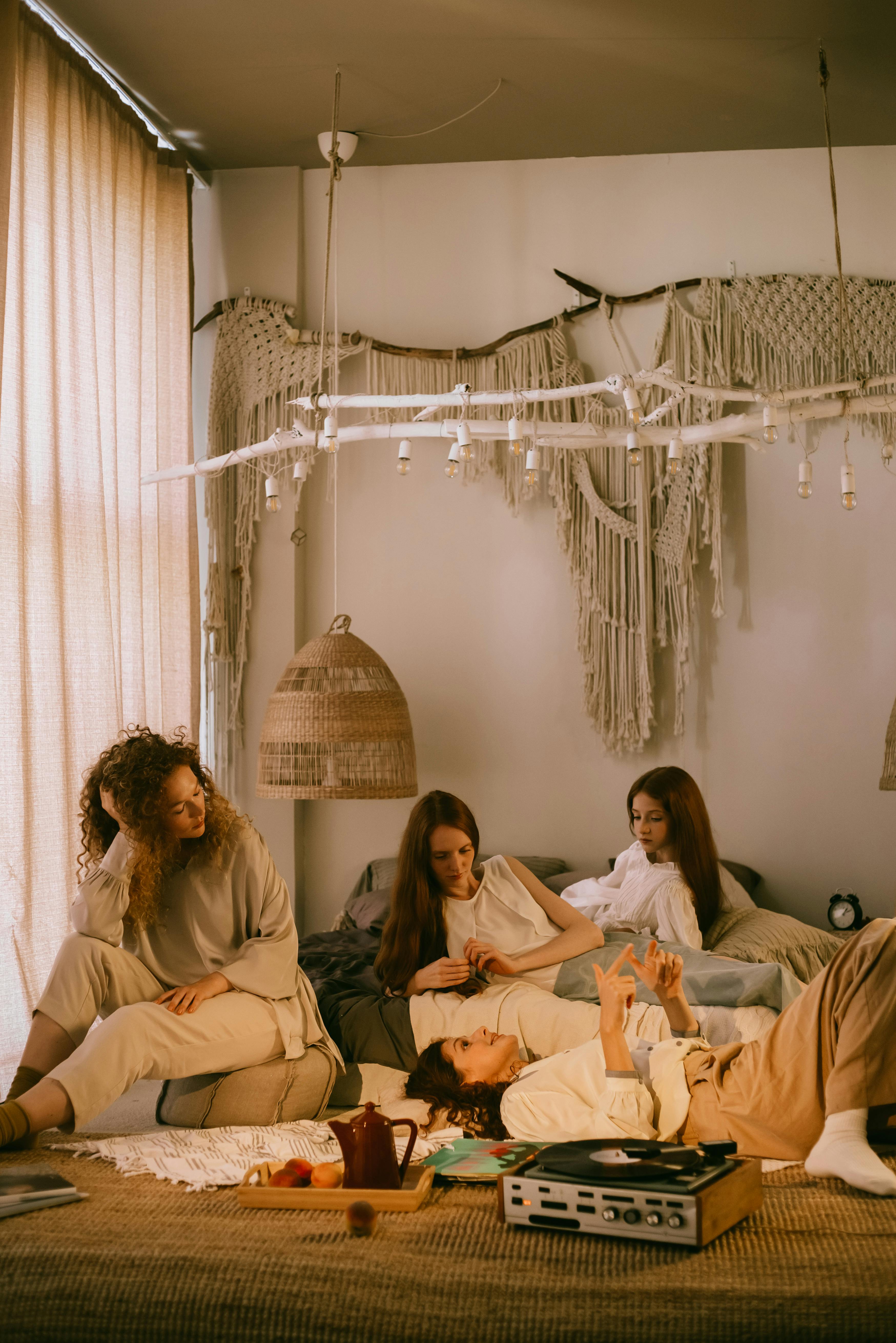 Amigos pasando tiempo juntos | Fuente: Pexels
