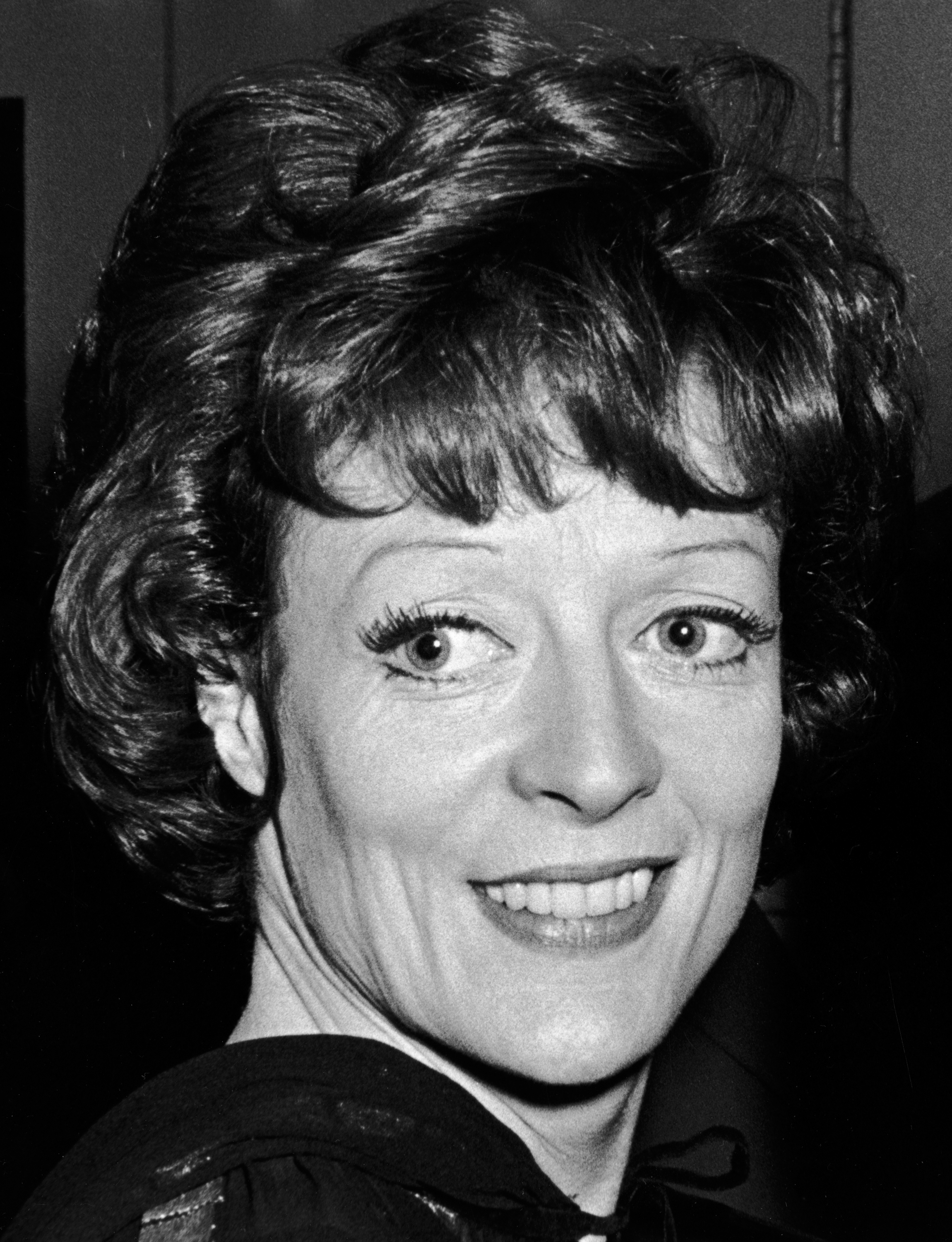 Maggie Smith asiste a la 29ª edición de los Premios Tony el 20 de abril de 1975, en Nueva York | Fuente: Getty Images