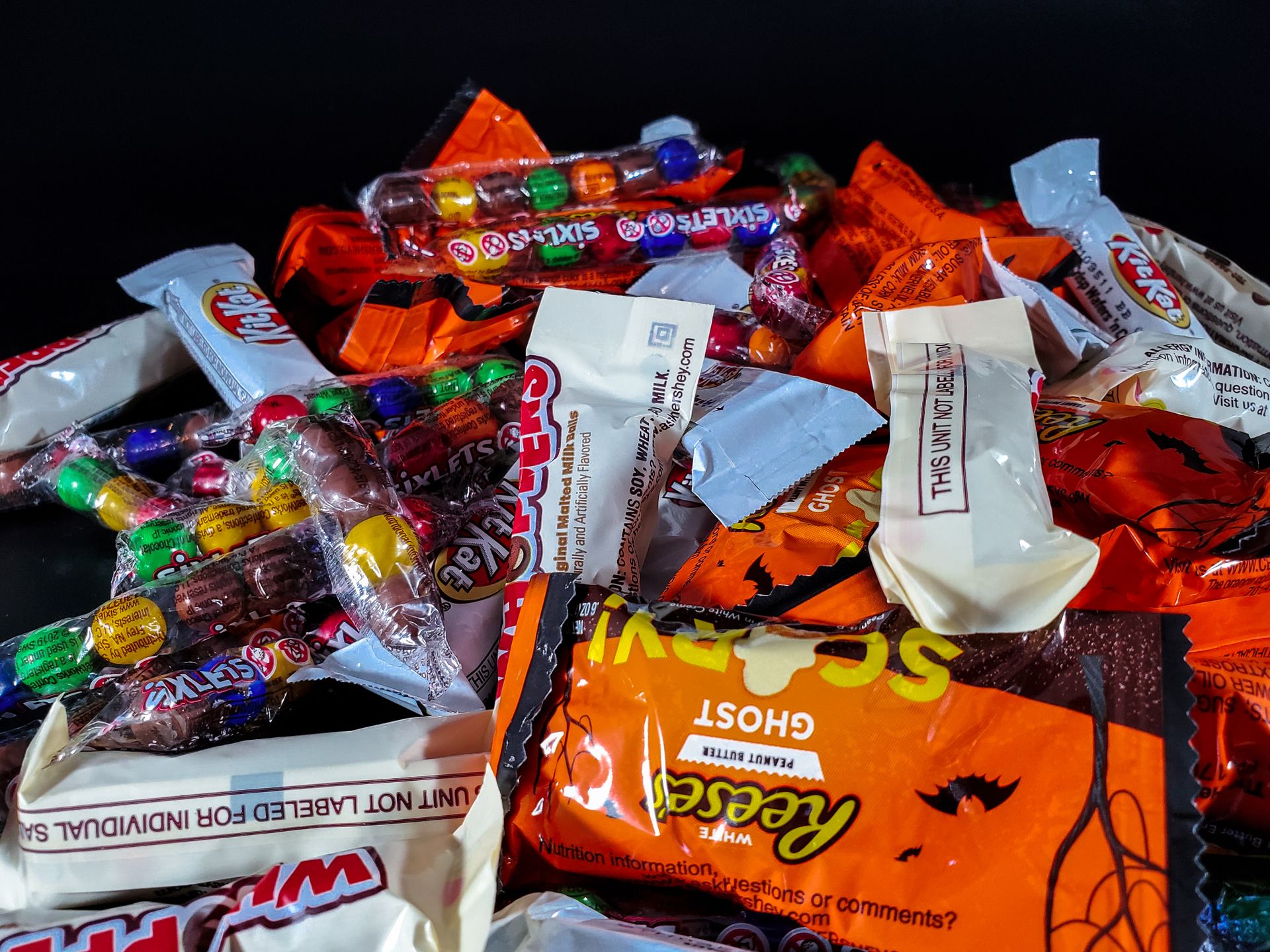 Caramelos de Halloween | Fuente: Pexels