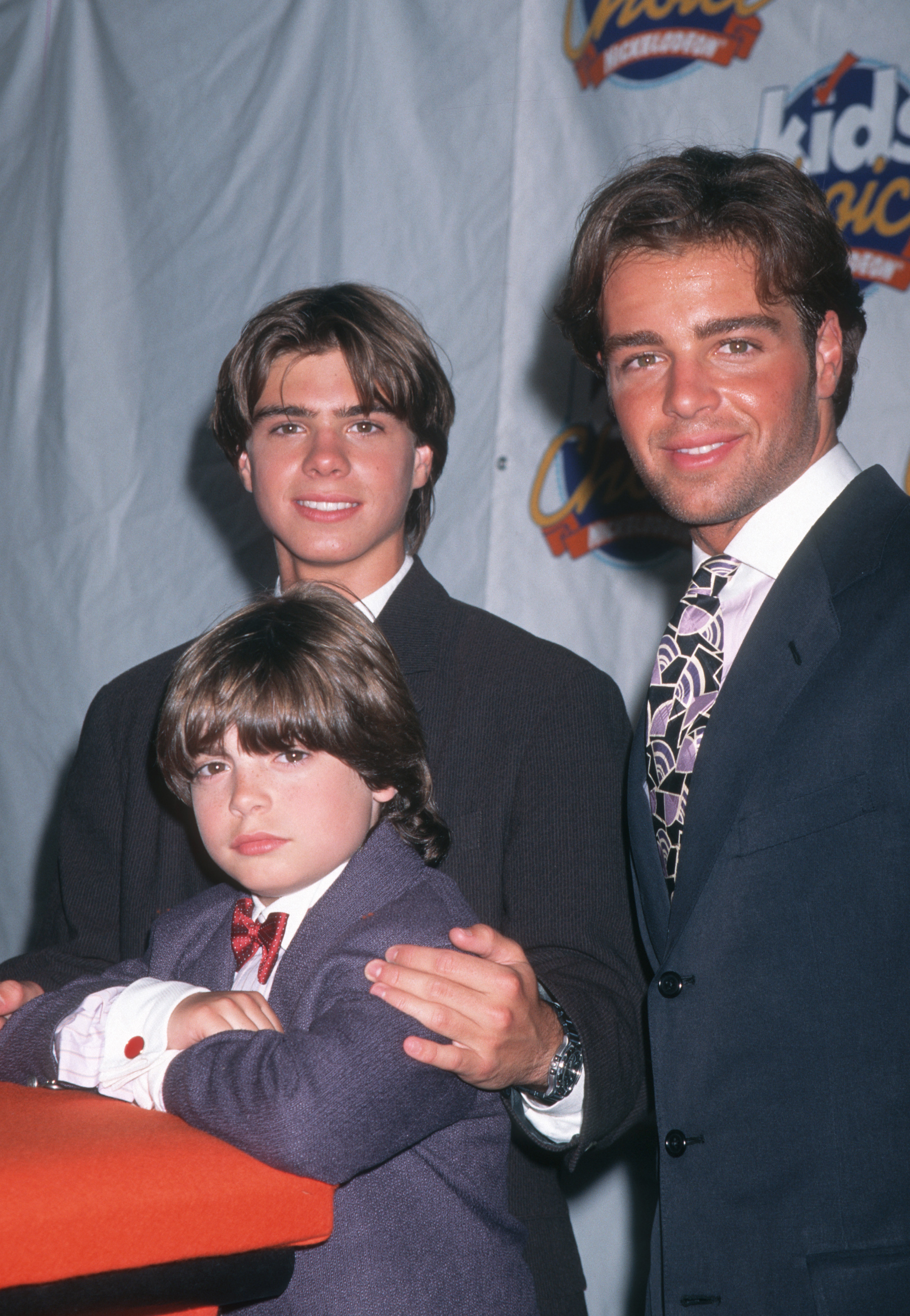 Andrew, Matthew y Joey Lawrence durante la 9ª edición de los Kids Choice Awards el 11 de mayo de 1996 | Fuente: Getty Images