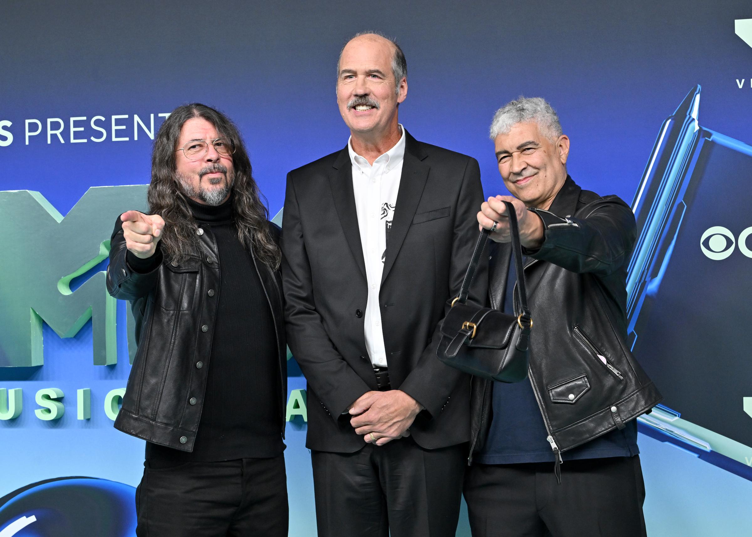 Dave Grohl, Krist Novoselic y Pat Smear se reencuentran en los MTV Video Music Awards de 2026, donde Nirvana recibió el premio Video Vanguard Award. | Fuente: Getty Images