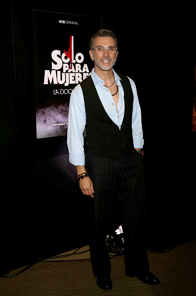 Sergio Mayer posa para una foto durante la alfombra roja de la docuserie de VIX "Sólo para mujeres", en Cinépolis Miyana, el 15 de mayo de 2025, en la Ciudad de México, México | Fuente: Getty Images