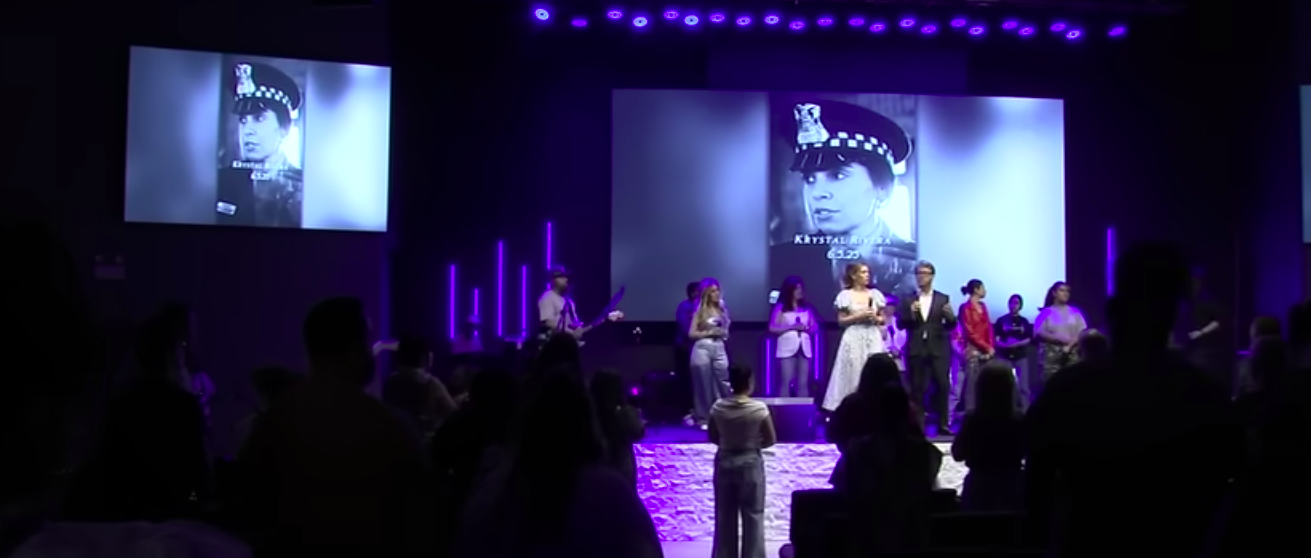 Servicio religioso en memoria de Krystal Rivera. | Foto: YouTube/ABC 7 Chicago