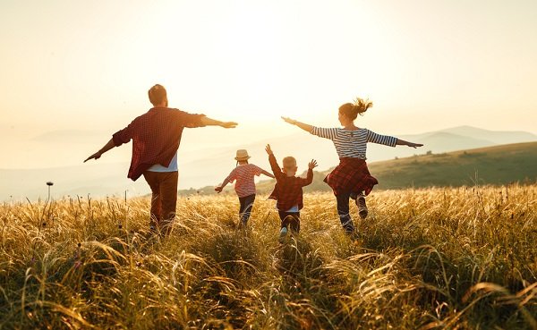 Pareja con hijos. | Foto: Shutterstock