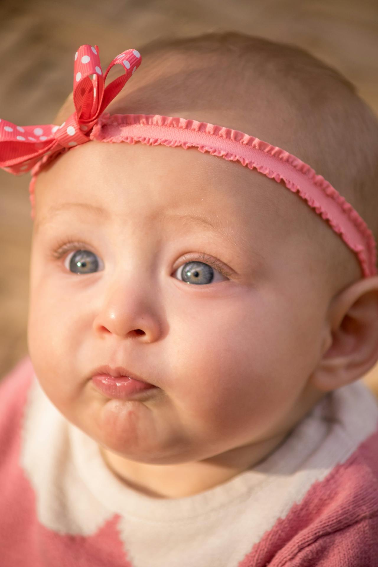Primer plano de una niña | Fuente: Pexels