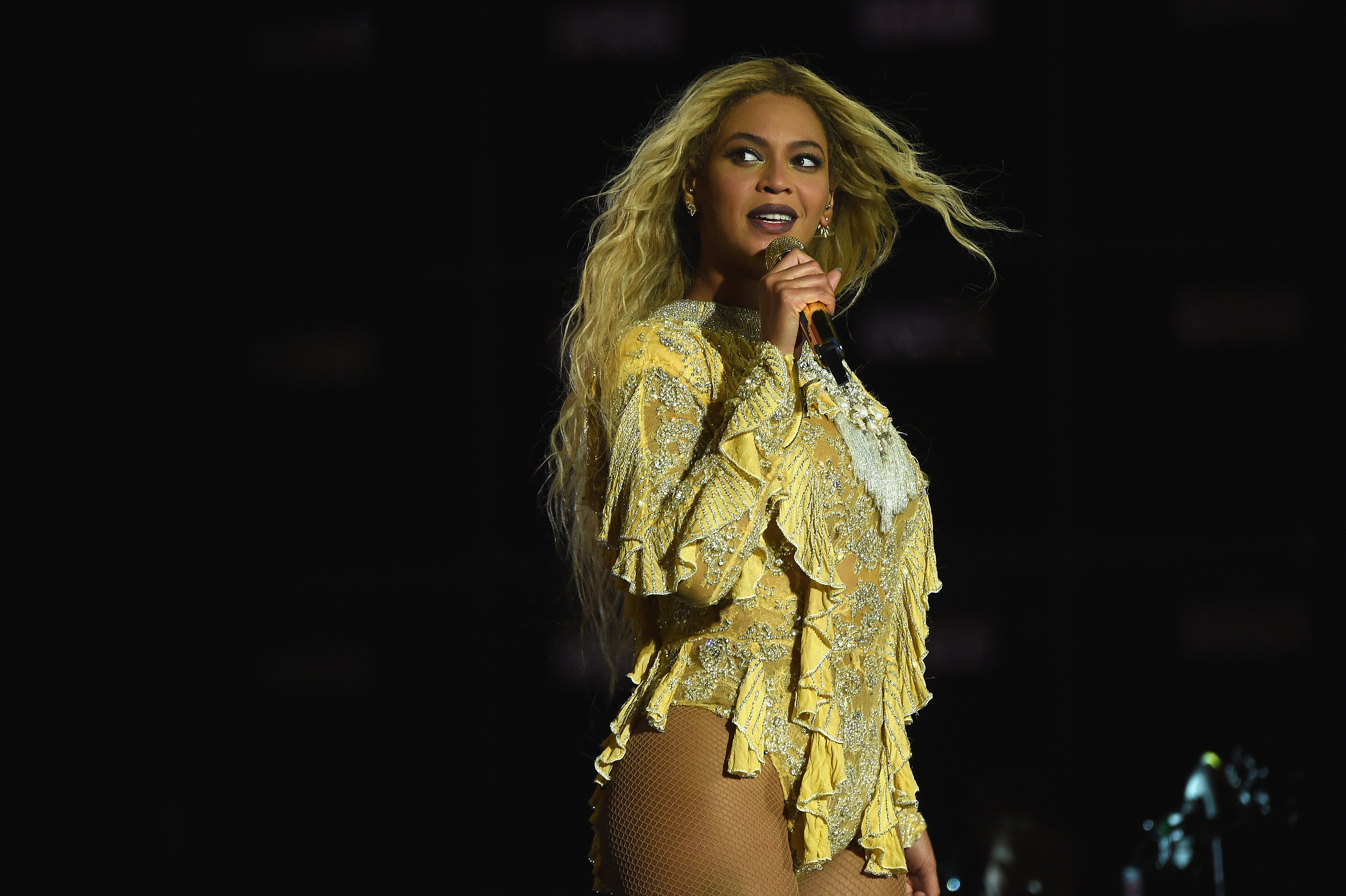 Beyoncé actúa en el escenario durante la noche de clausura de "The Formation World Tour" en el MetLife Stadium el 7 de octubre de 2016 en Nueva Jersey | Fuente: Getty Images