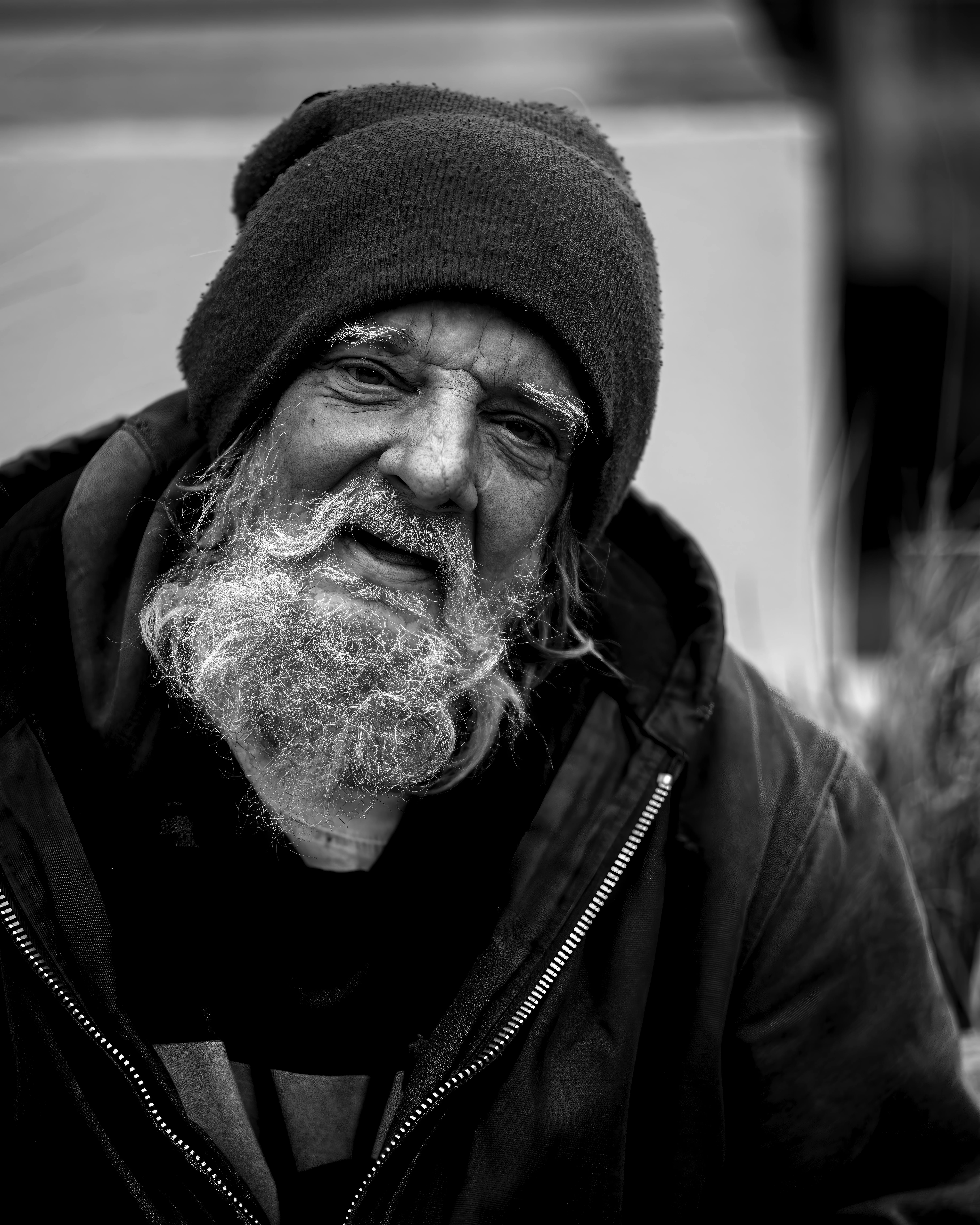 Un anziano senza fissa dimora | Fonte: Pexels