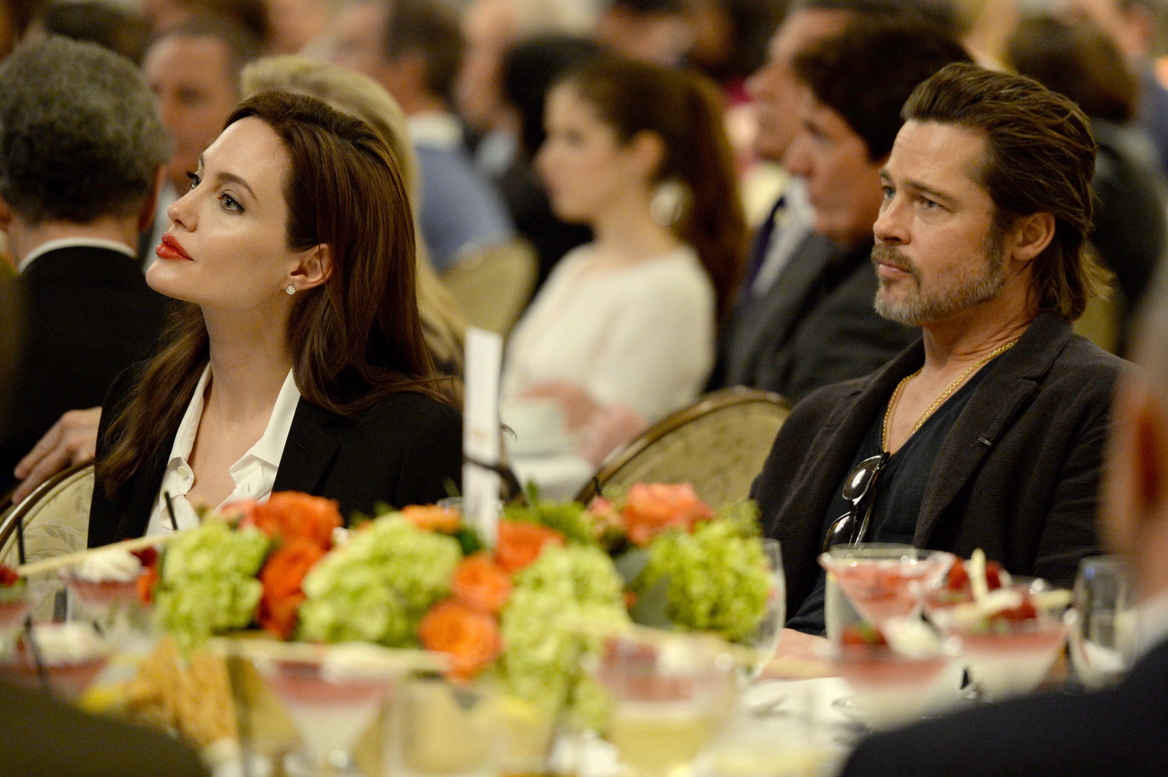 Angelina Jolie y Brad Pitt asisten al 15º Almuerzo Anual de los Premios AFI el 9 de enero de 2015, en Beverly Hills, California. | Fuente: Getty Images