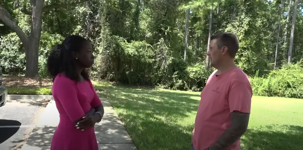Steven Hallmark habla de la tragedia durante una entrevista, de un vídeo publicado el 2 de agosto de 2025 | Fuente: YouTube/FirstCoastNews