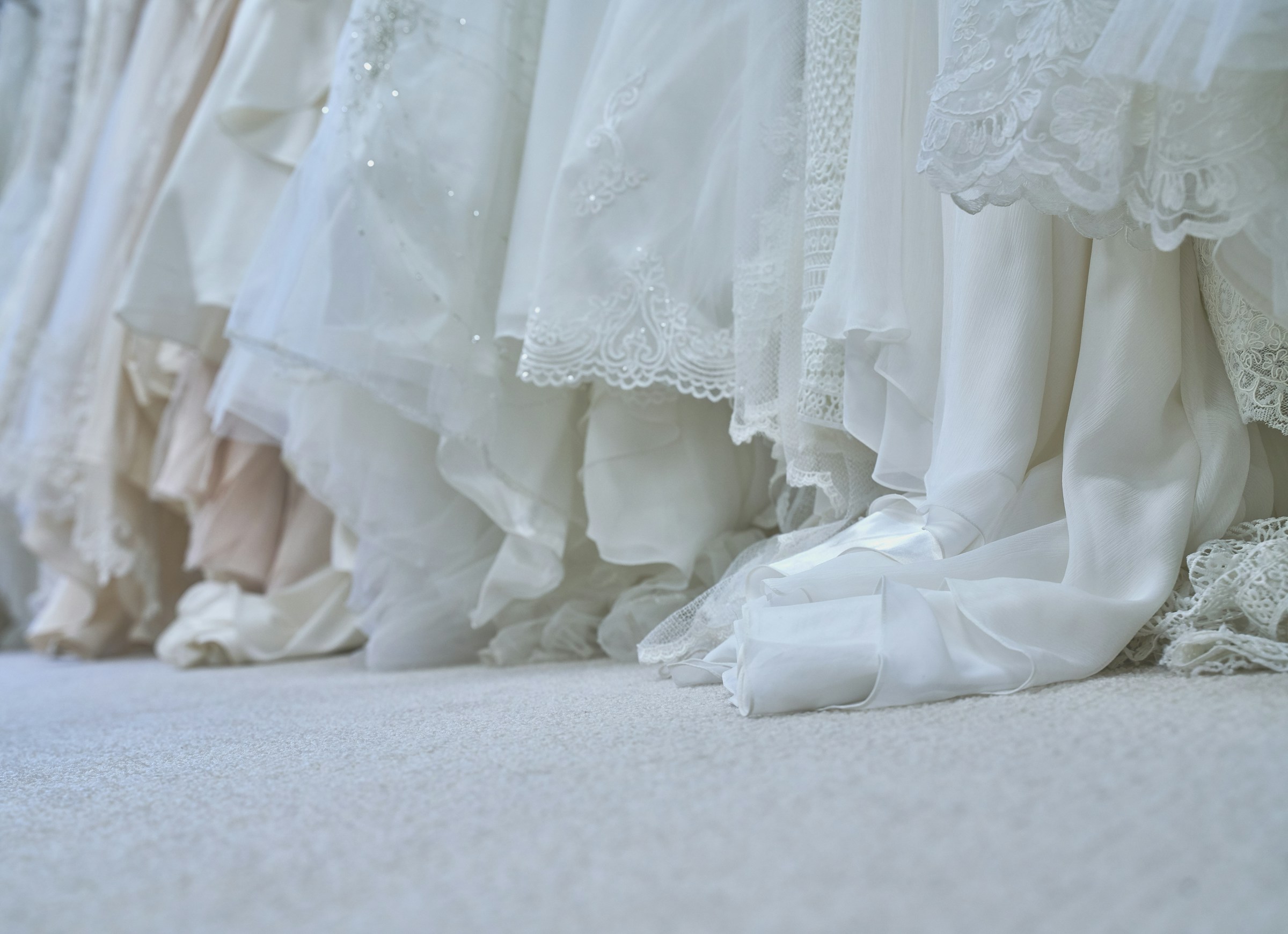 Diferentes vestidos de novia | Fuente: Unsplash