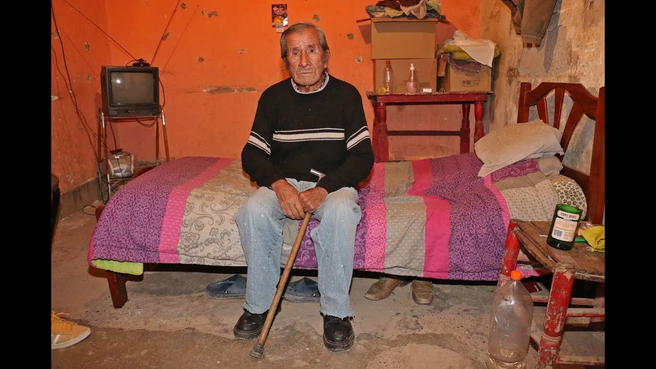 Jorge del Carmen Aguilera en su nueva habitación. Fuente: YouTube/Tiempo De San Juan