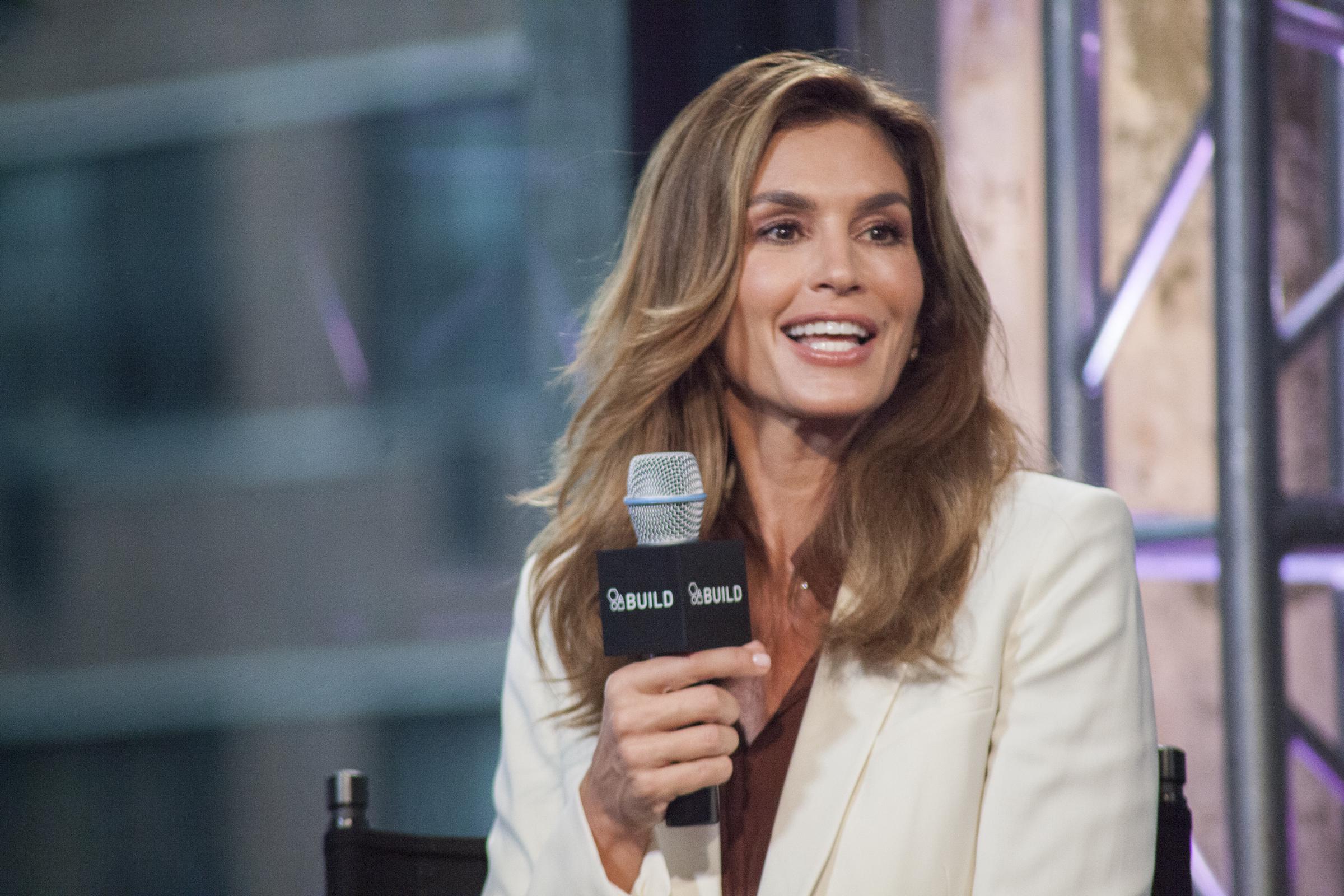 Cindy Crawford asiste al evento AOL Build de su libro "Becoming" en Nueva York el 30 de septiembre de 2015 | Fuente: Getty Images