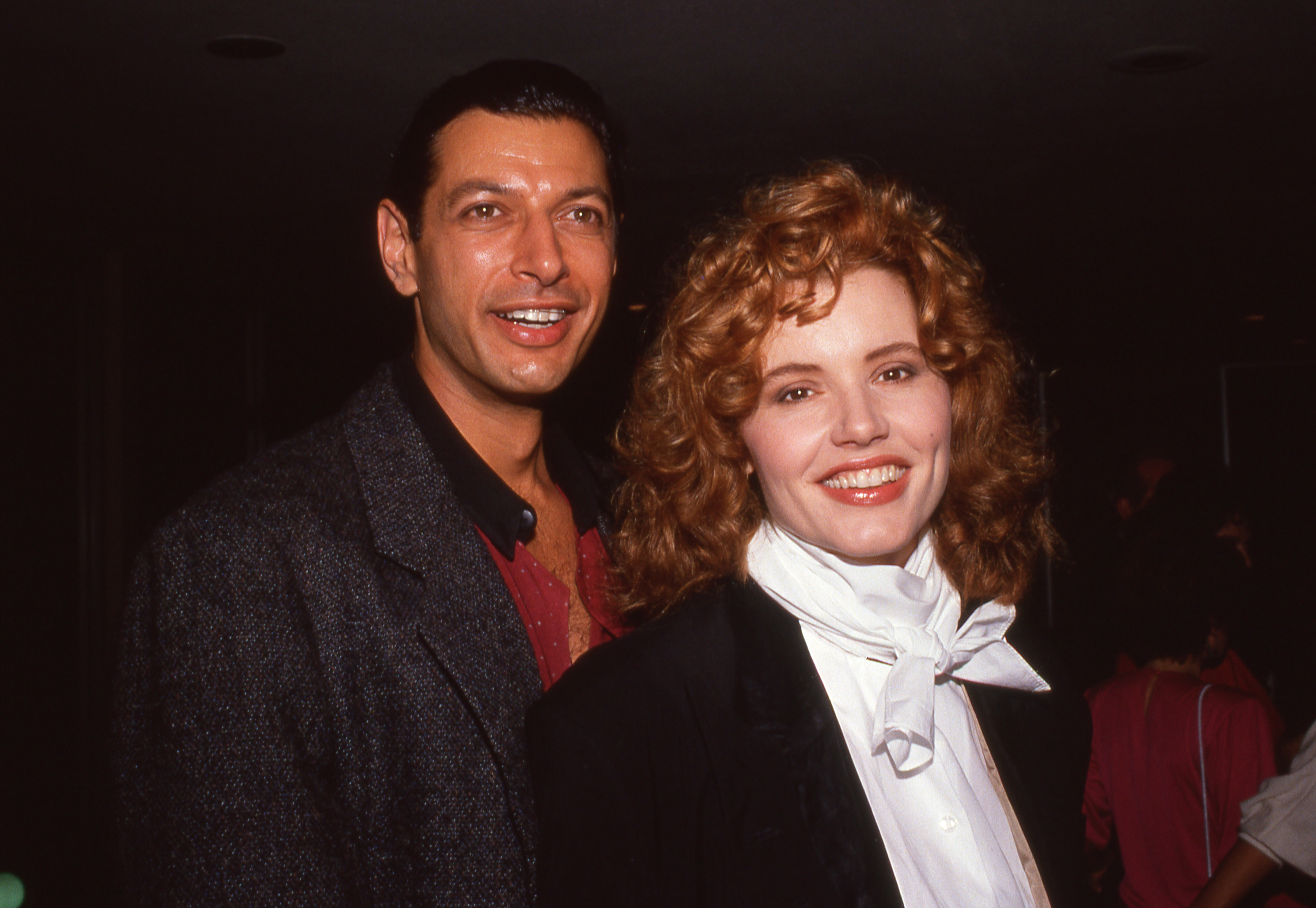 Jeff Goldblum y Geena Davis fotografiados juntos en 1988. | Foto: Getty Images