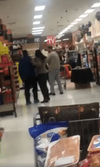 Mujer blanca ataca a pareja de raza negra en un supermercado ShopRite. | Imagen: Facebook/Tatiana Winn