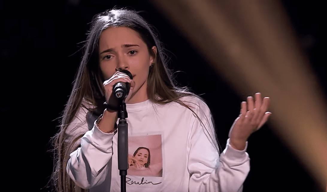 Sara Gálvez interpretando el tema Toda una vida en las audiciones a ciegas en La Voz Kids 2019. | Imagen: YouTube/The Voice Kids Spain