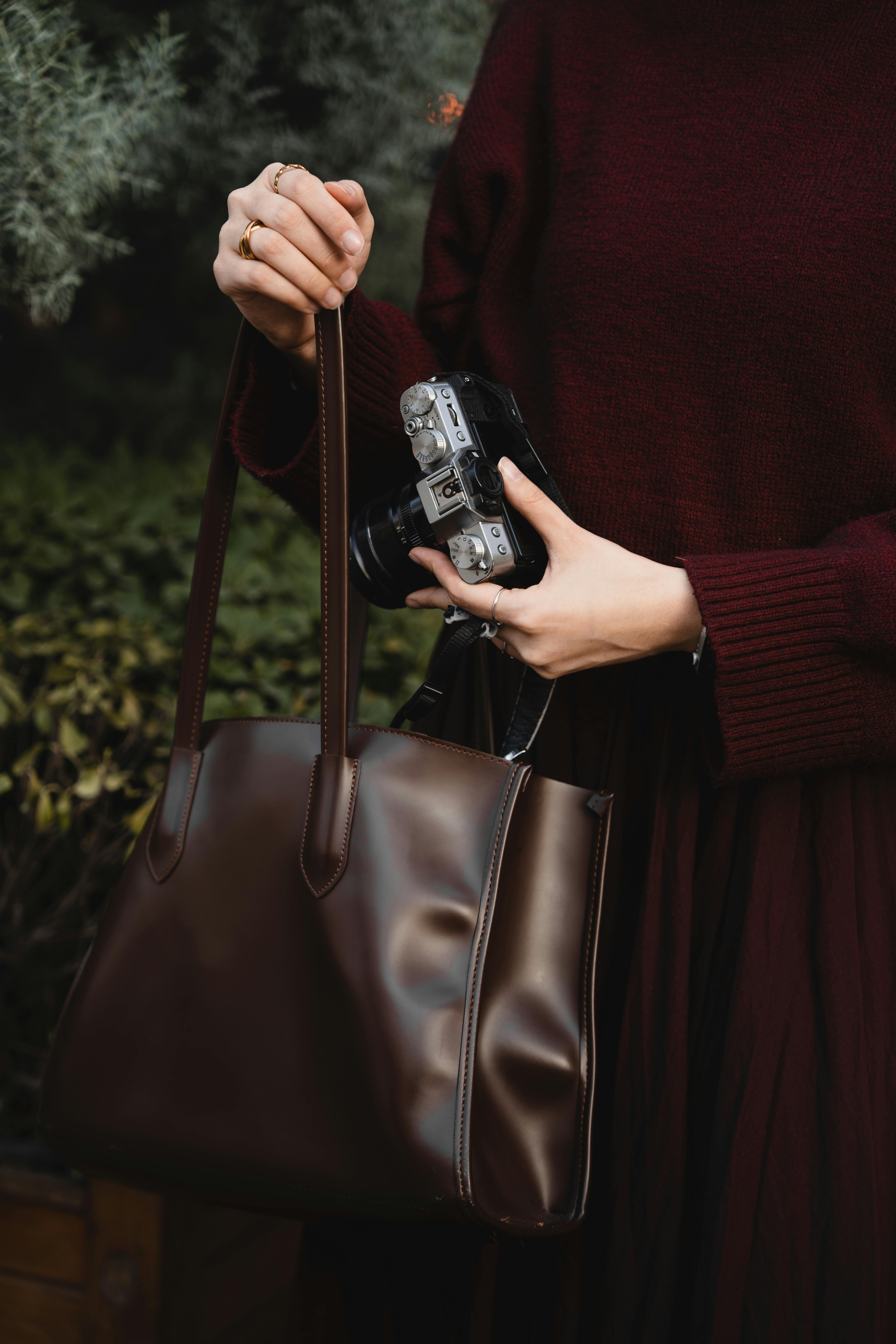 Bolso de piel | Fuente: Pexels