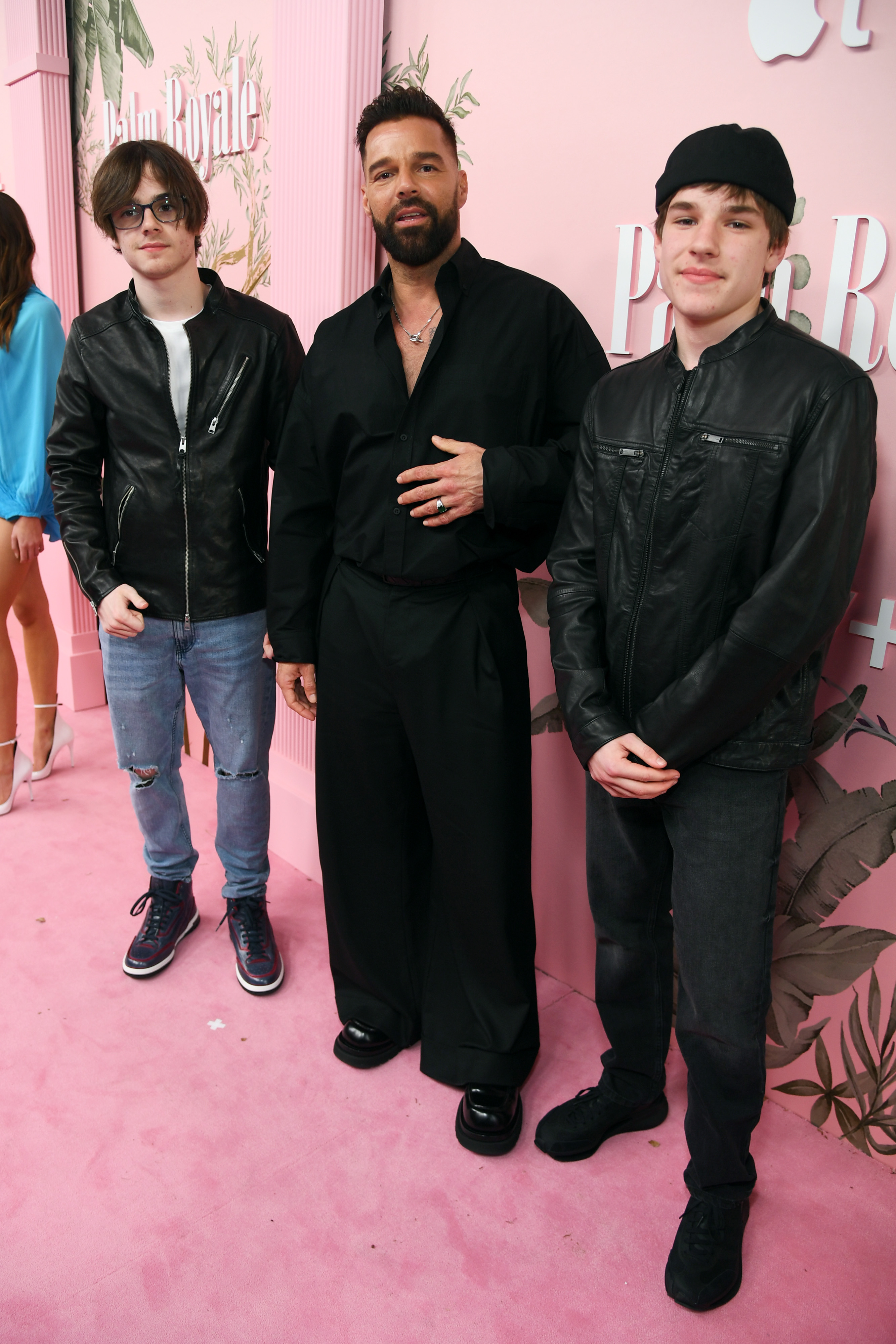 Valentino, Ricky y Matteo Martin en el estreno mundial de "Palm Royale" el 14 de marzo de 2024, en Beverly Hills, California | Fuente: Getty Images