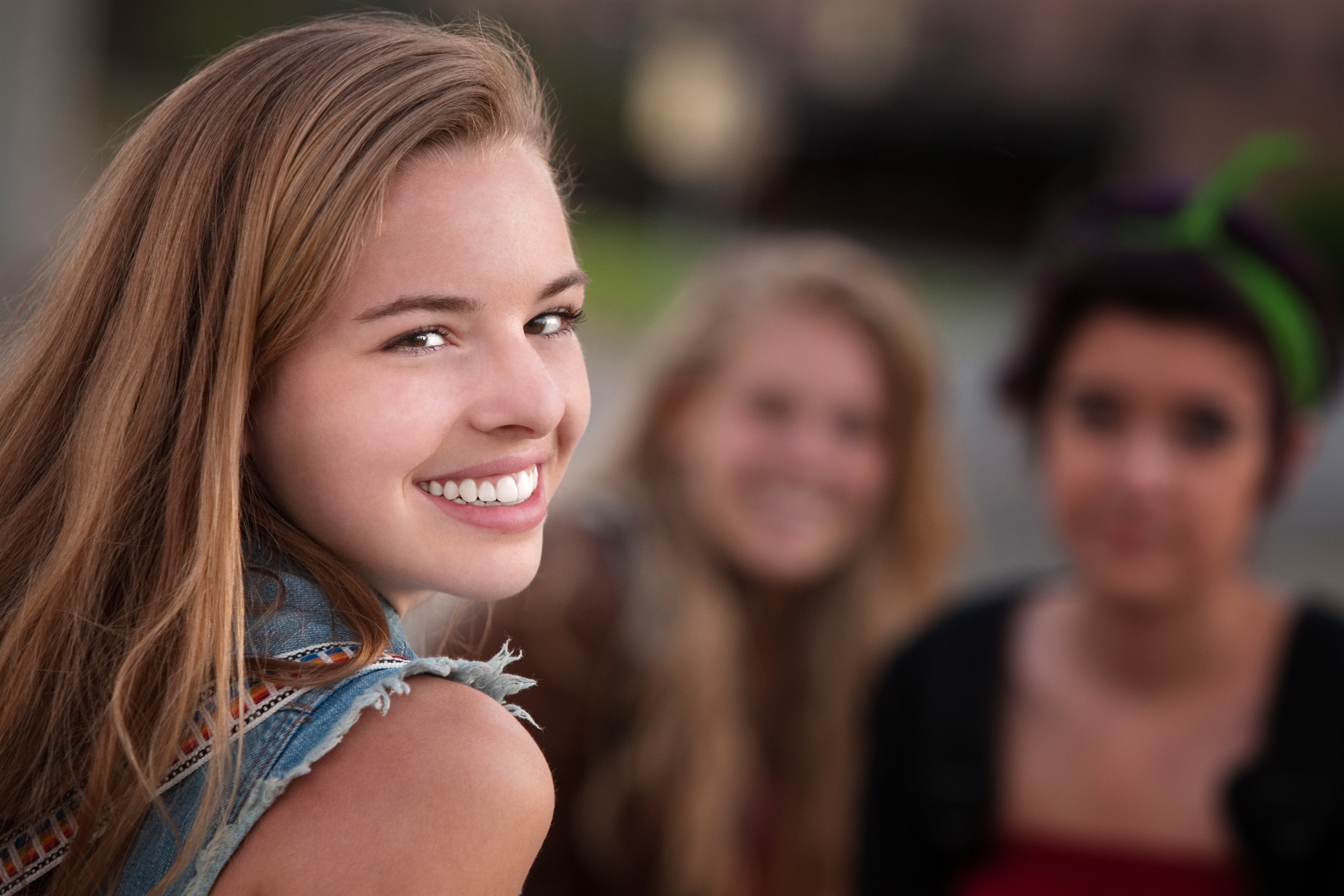 Chica adolescente feliz | Fuente: Shutterstock