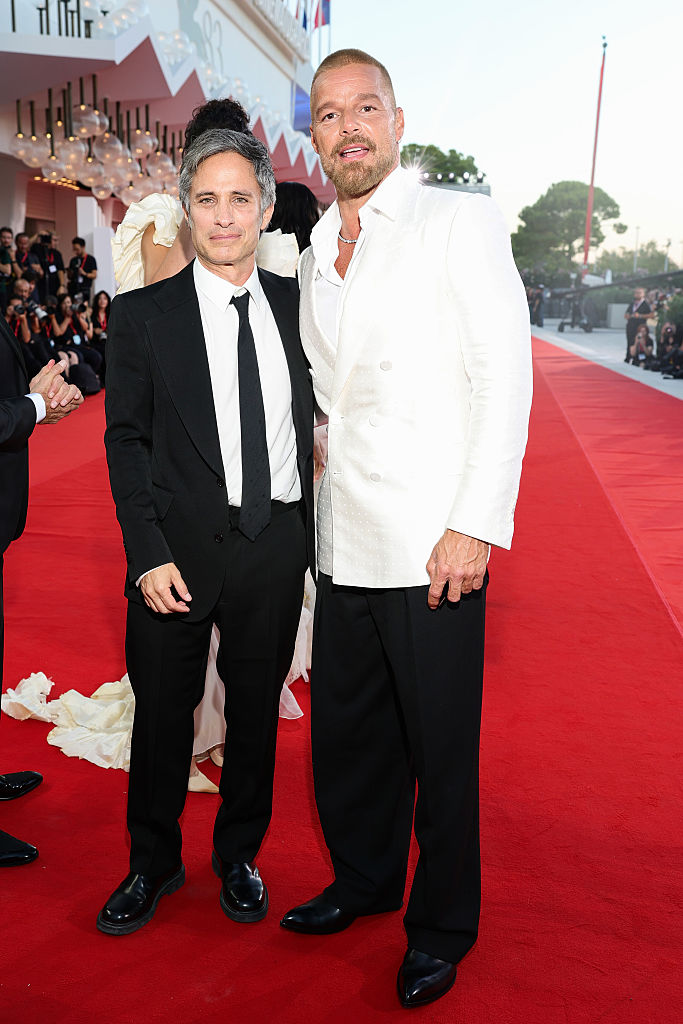Gael García Bernal y Ricky Martin asisten a la proyección de "Hombre al agua" durante la 83ª edición del Festival Internacional de Cine de Venecia, en la Sala Grande, el 6 de septiembre de 2026 en Venecia, Italia. | Fuente: Getty Images
