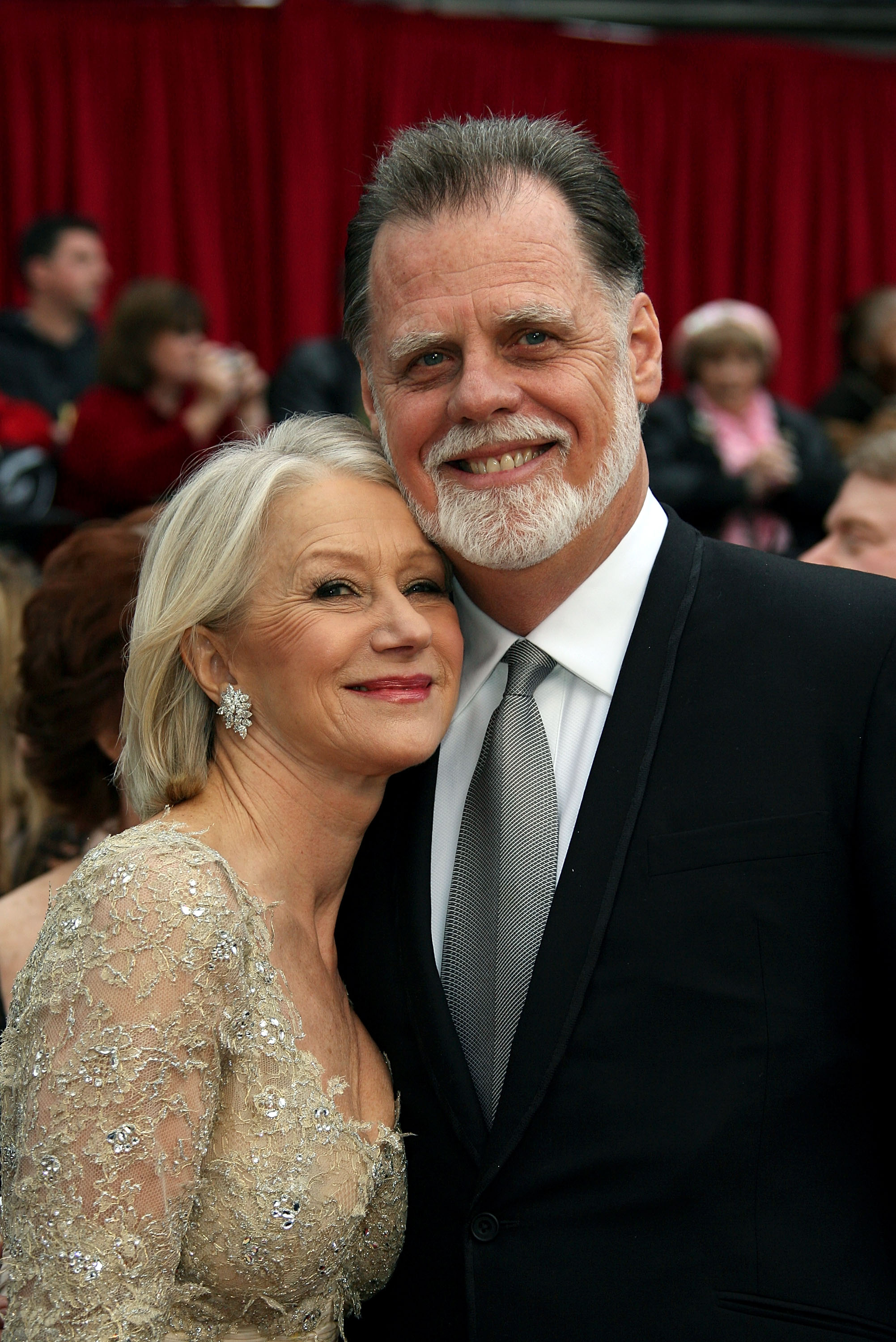 Dame Helen Mirren y Taylor Hackford en los 79º Premios Anuales de la Academia el 25 de febrero de 2007, en Hollywood, California | Fuente: Getty Images