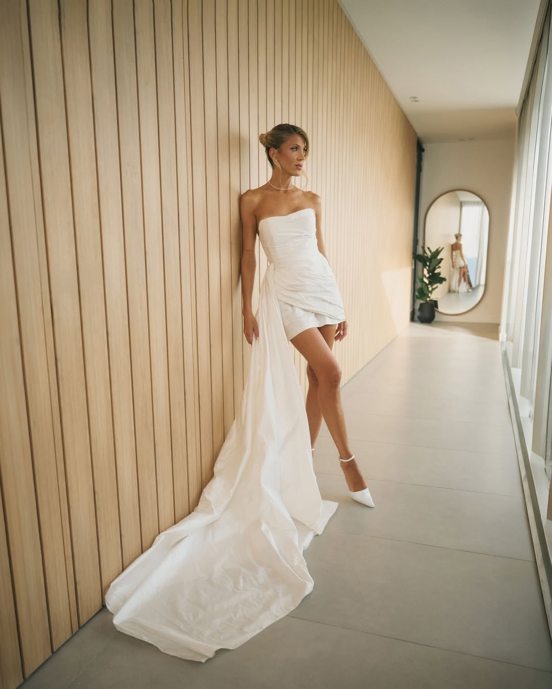 Candela Ruggeri mostrando el vestido de novia elegido para su boda con Nicolás Maccari | Fuente: Instagram/caleruggeri