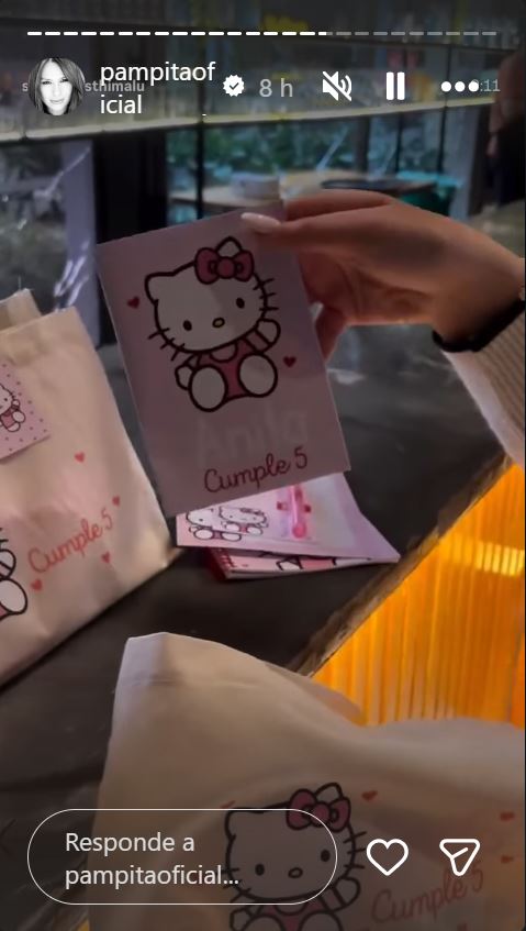 Souvenirs del cumpleaños de Anita García Moritán con temática de "Hello Kitty" | Fuente: Instagram/pampitaoficial