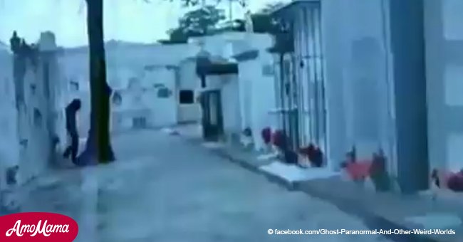 Video grabado en un cementerio se volvió viral por captar algo sobrenatural