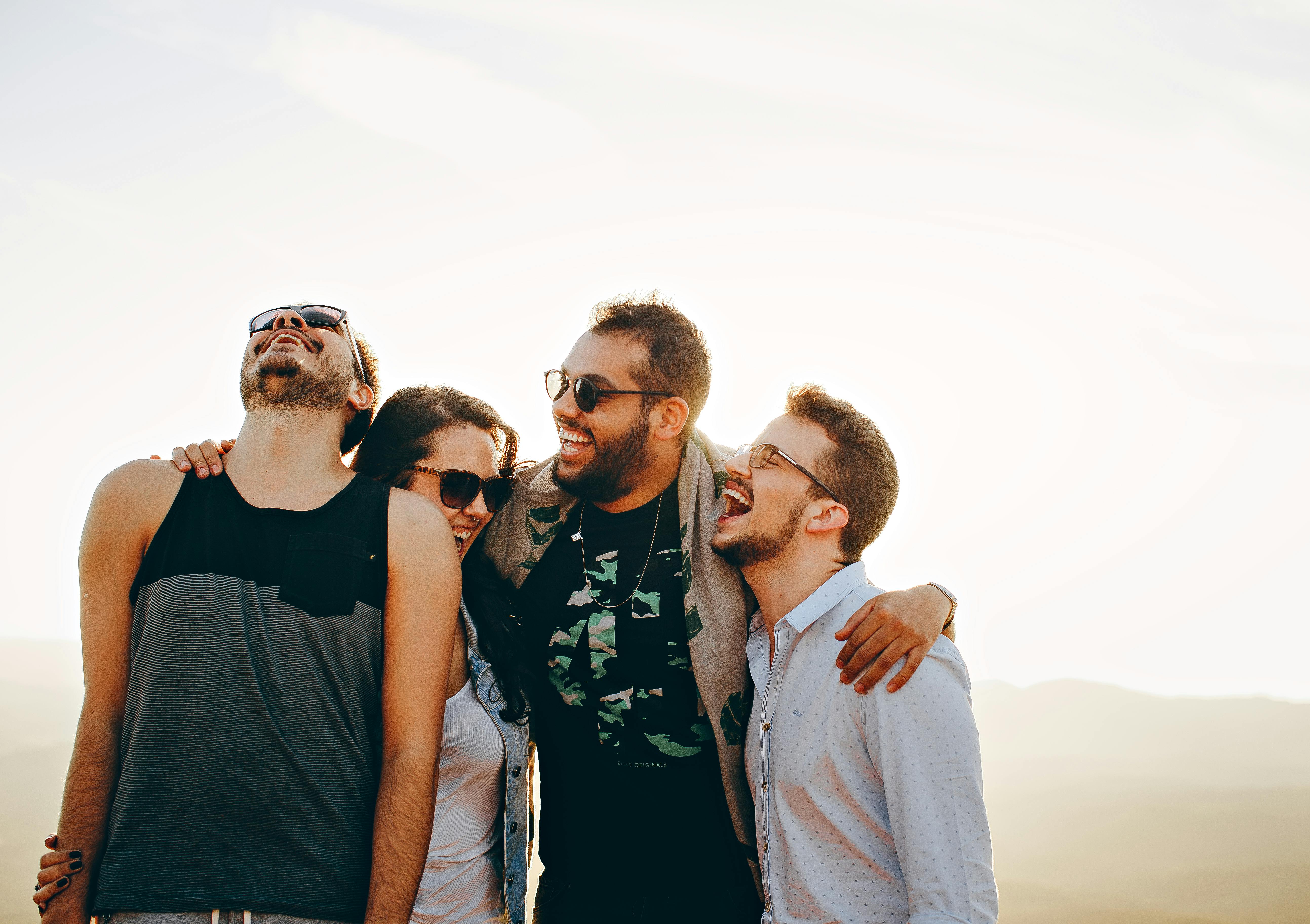 Amigos riendo | Fuente: Pexels