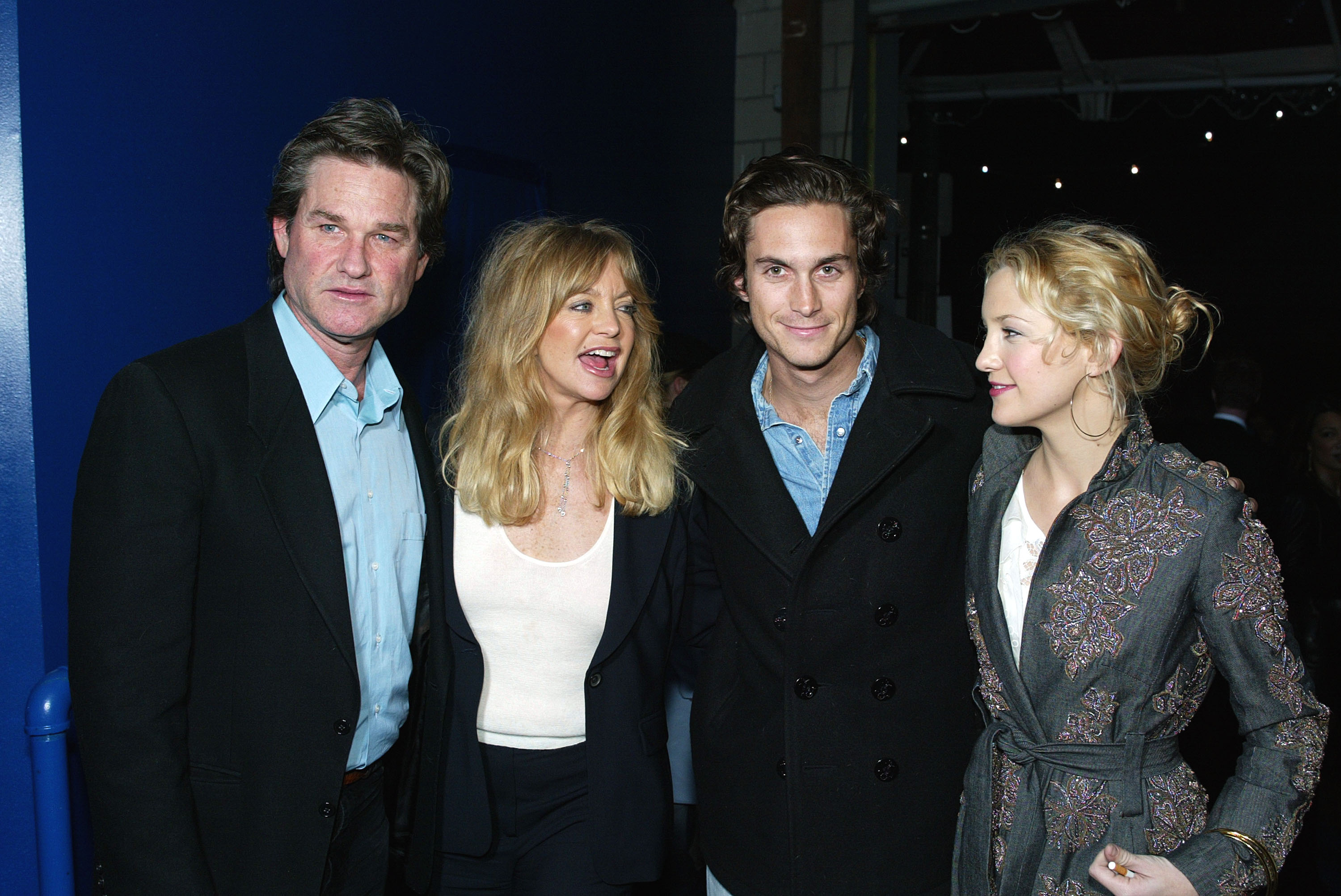 Kurt Russell, Goldie Hawn, Oliver y Kate Hudson en la fiesta del estreno de "Dark Blue" en Los Ángeles en 2003 | Fuente: Getty Images