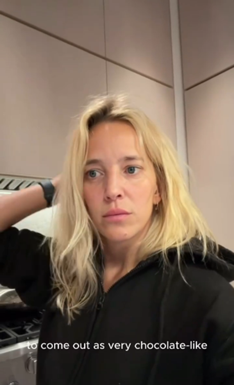 Luisana Lopilato conversando con su hijo Noah mientras cocinan | Fuente: Instagram/luisanalopilato