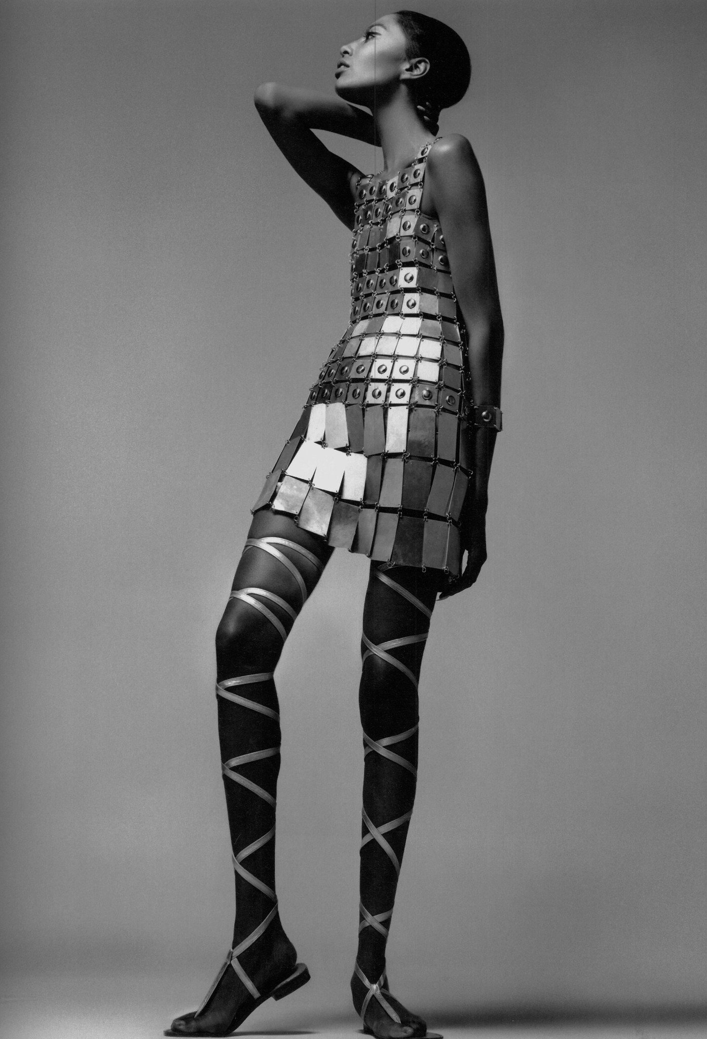 Donyale Luna, modelo estadounidense, vistiendo un traje de Paco Rabanne en 1966. | Imagen: Flickr