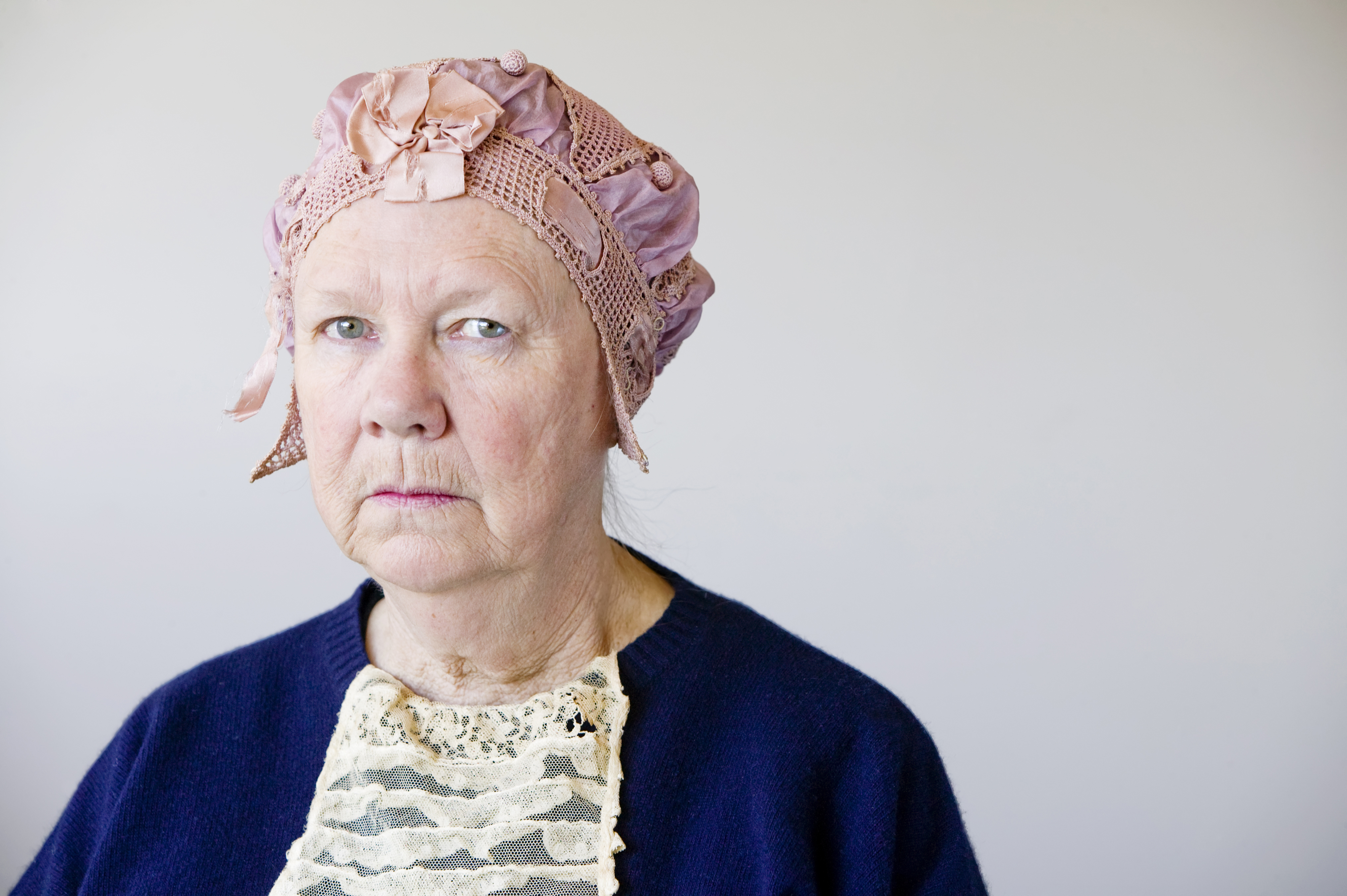 Mujer mayor enfadada | Foto: Shutterstock