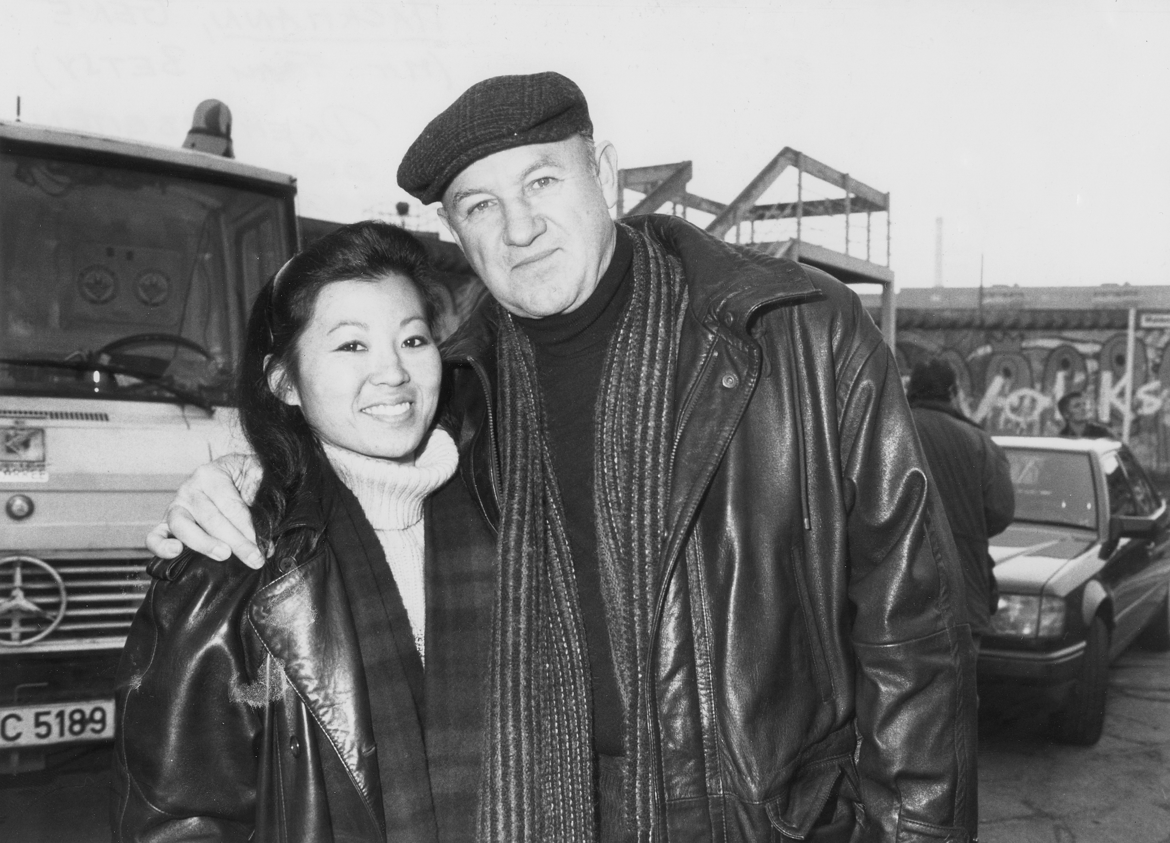 Betsy Arakawa y Gene Hackman fotografiados en 1989 | Fuente: Getty Images