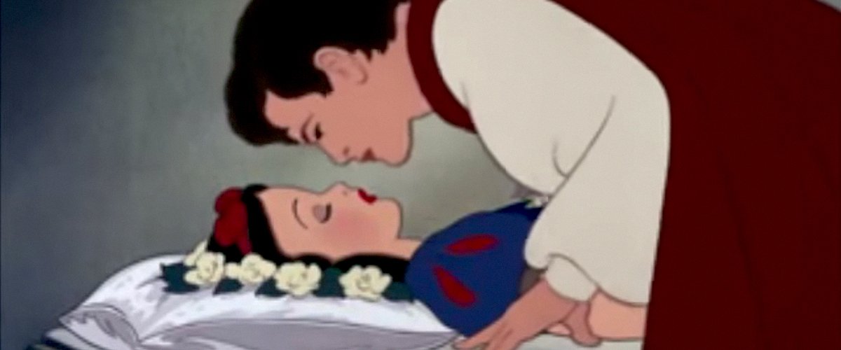 La escena del beso de Blancanieves y el príncipe azul. | Foto: Youtube.com/DisneyMusics