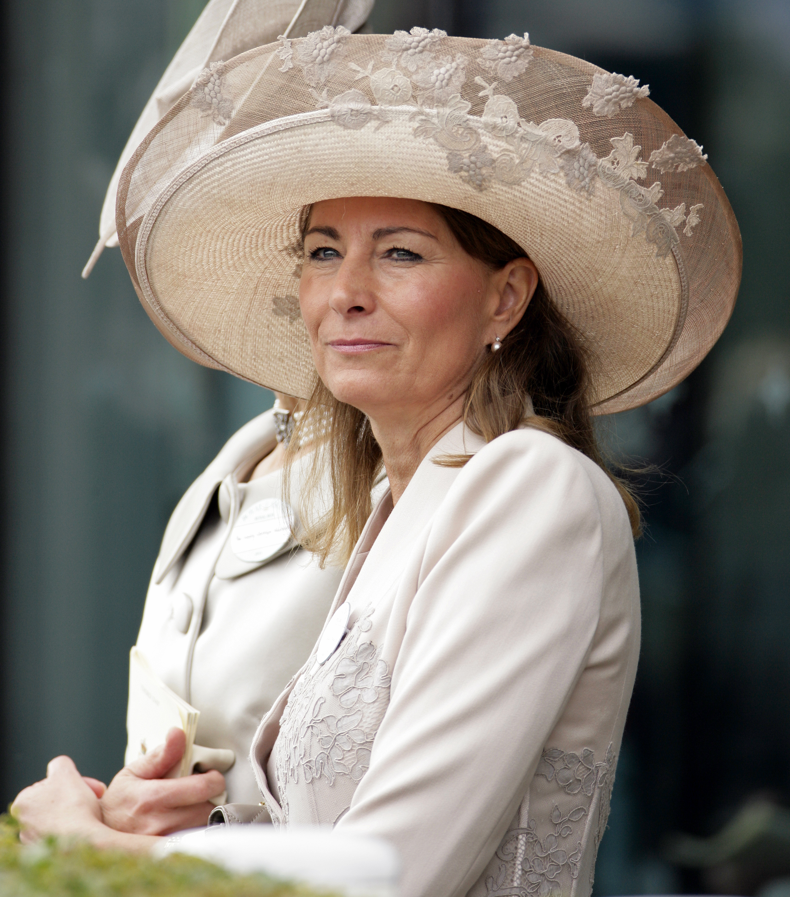 Carole Middleton asiste al día 3, "Ladies Day" de Royal Ascot en el hipódromo de Ascot, Reino Unido. | Foto: Getty Images