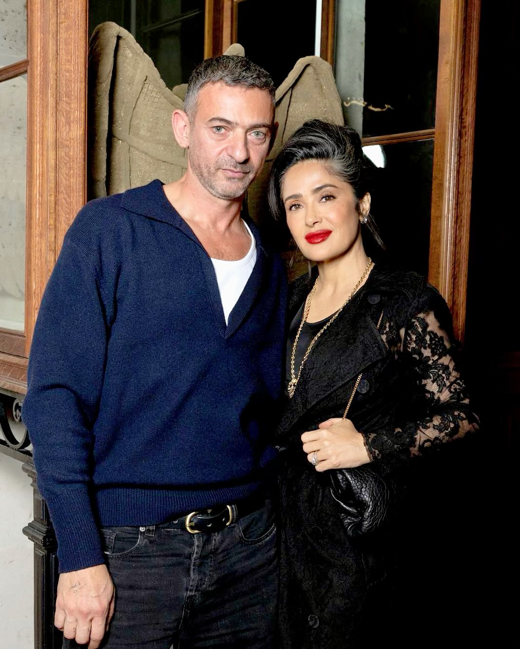 Salma Hayek y el artista Ali Cherri, de su publicación en las redes sociales del 5 de marzo de 2025 | Fuente: Instagram/salmahayek