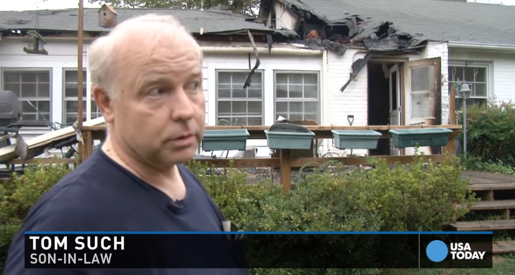 Una captura de pantalla del yerno de la pareja, Tom Such, hablando sobre el incidente en una noticia sobre el incendio de la casa de Arthur y Rosemary Schneider en 2015. | Foto: youtube.com/@USATODAY