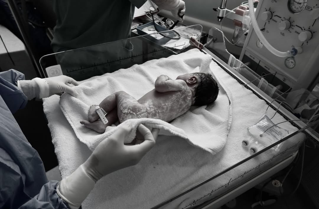 Aitana, la bebé recién nacida de Cami Homs | Instagram/camihoms