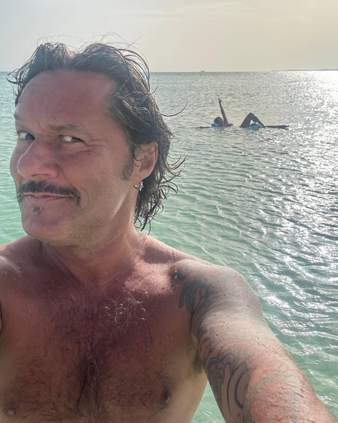 Diego Torres disfrutando de sus vacaciones en la playa | Fuente: Instagram/diegotorresmusica