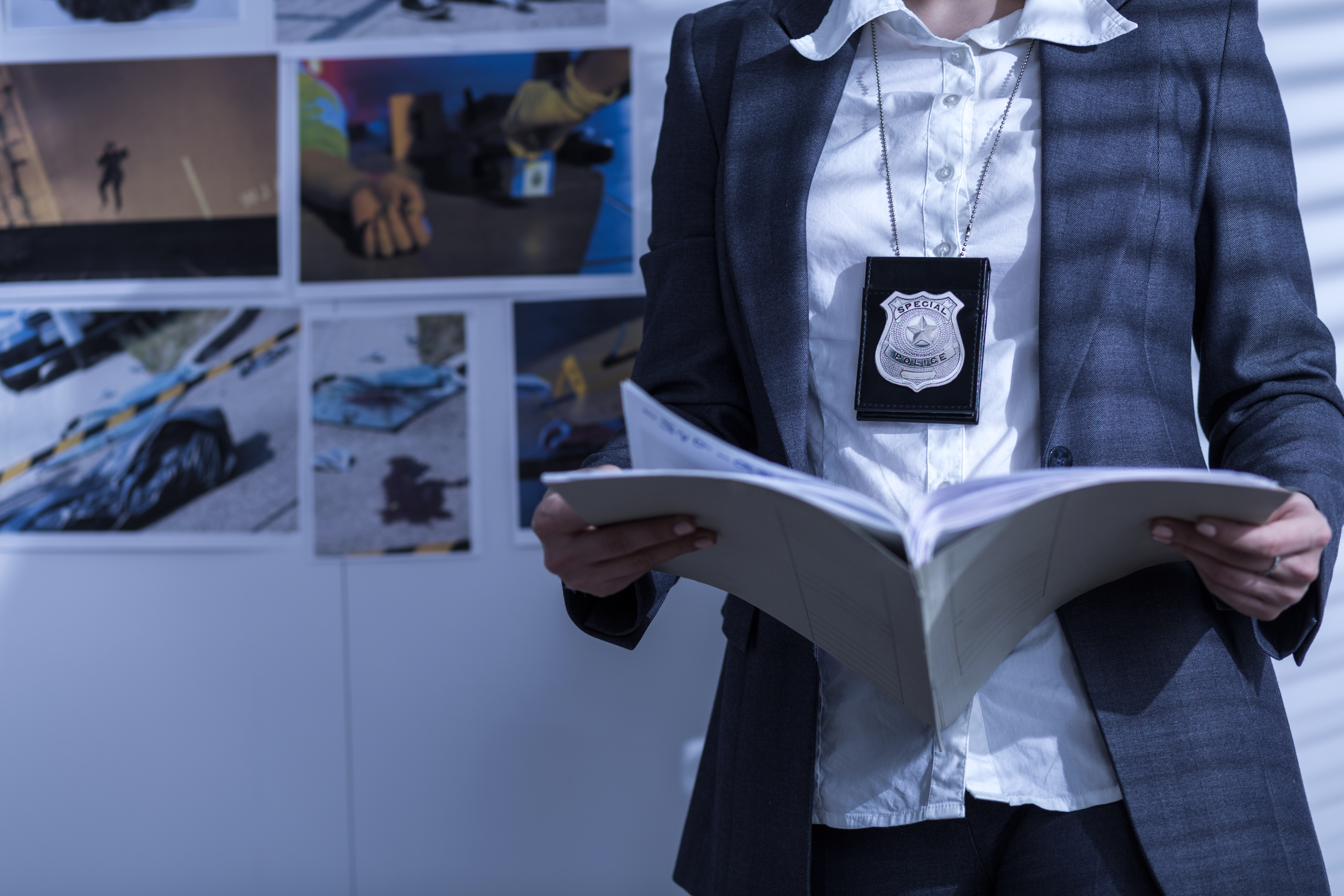 Mujer policía | Fuente: Shutterstock