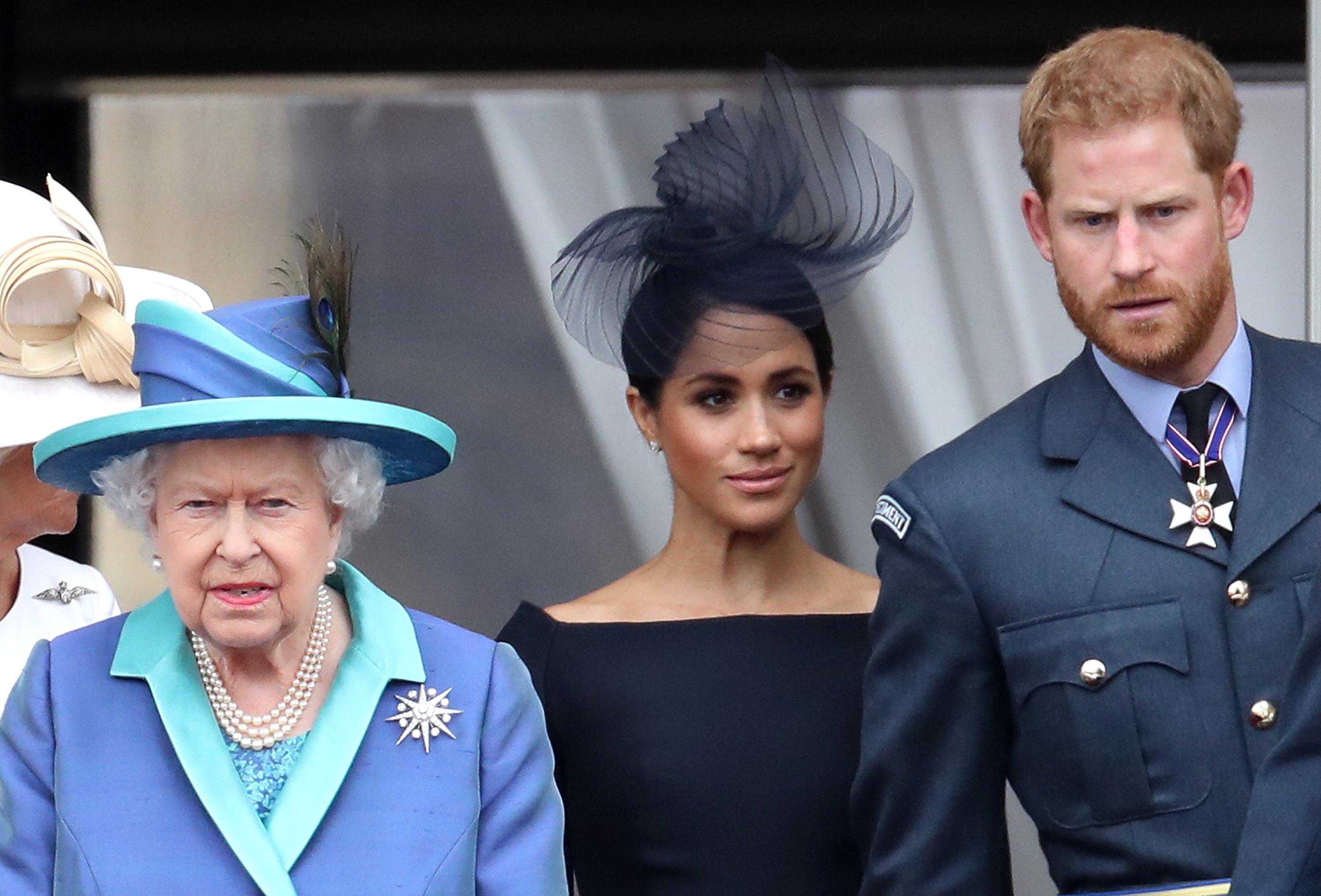 La reina Elizabeth II, el príncipe Harry y Meghan Markle en Londres 2018. | Foto: Getty Images