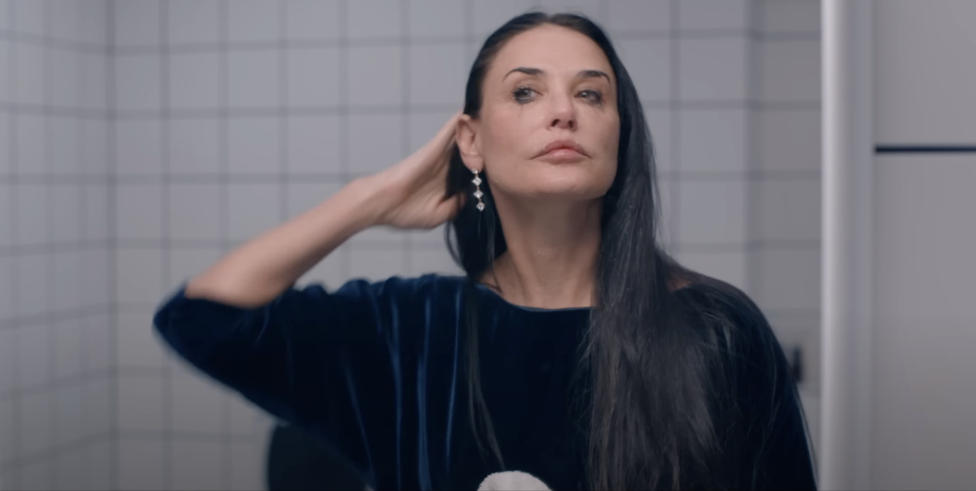 Demi Moore en "The Substance", en el tráiler oficial publicado el 15 de agosto de 2024 | Fuente: YouTube/MUBI