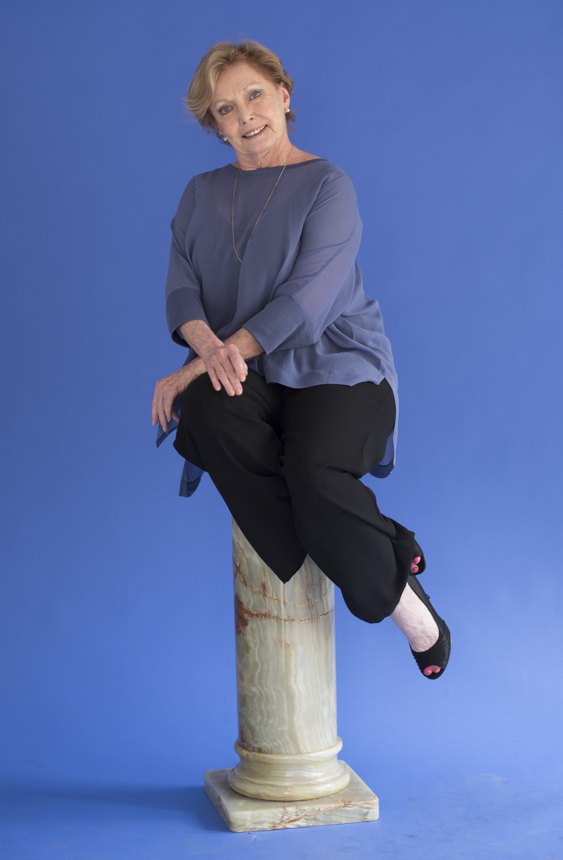 Judith McConnell posa para un retrato para los miembros del reparto de "The Bay" visitan el proyecto de artistas en Los Ángeles, California, el 7 de junio de 2017. | Fuente: Getty Images