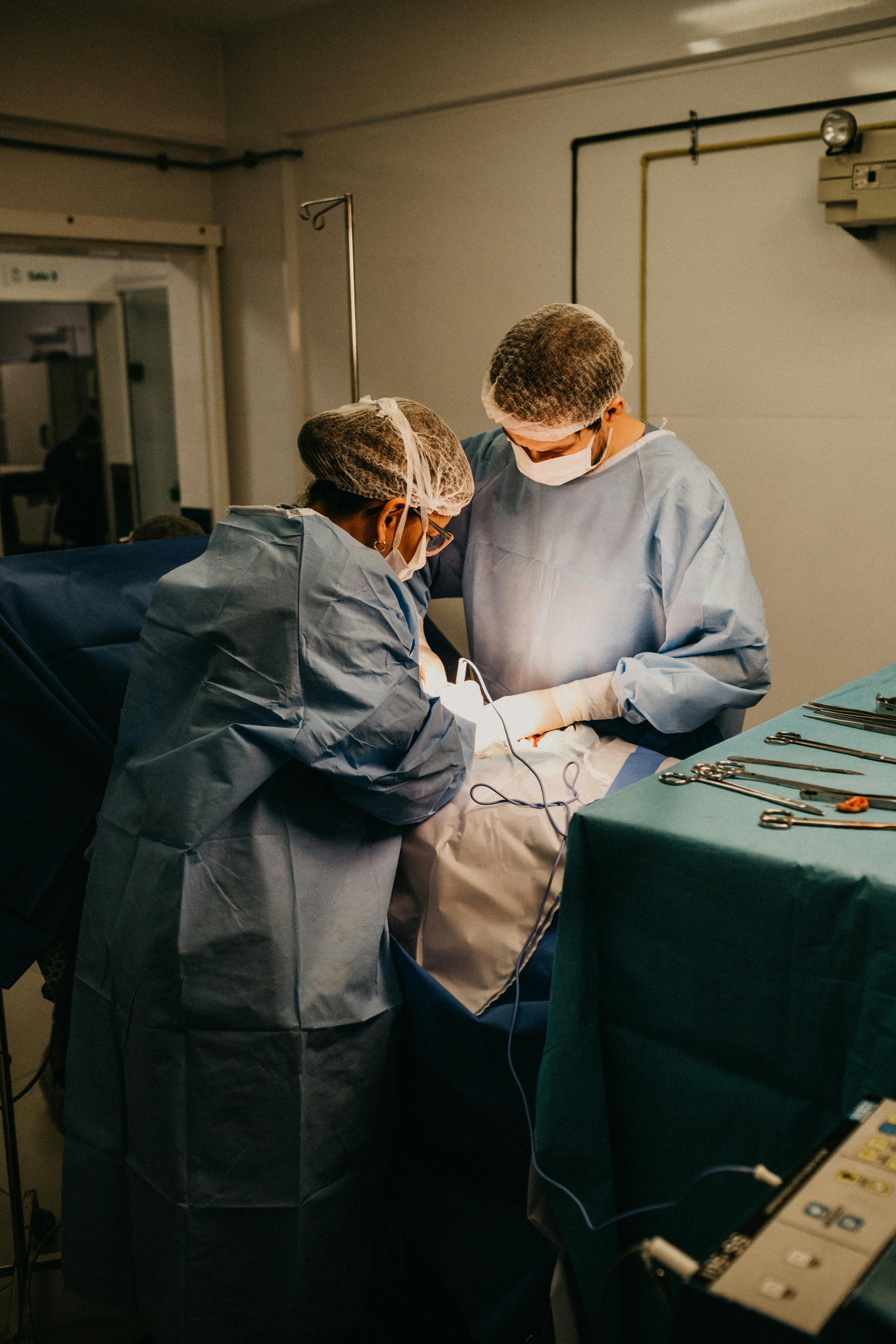 Cirujanos en el quirófano | Foto: Pexels