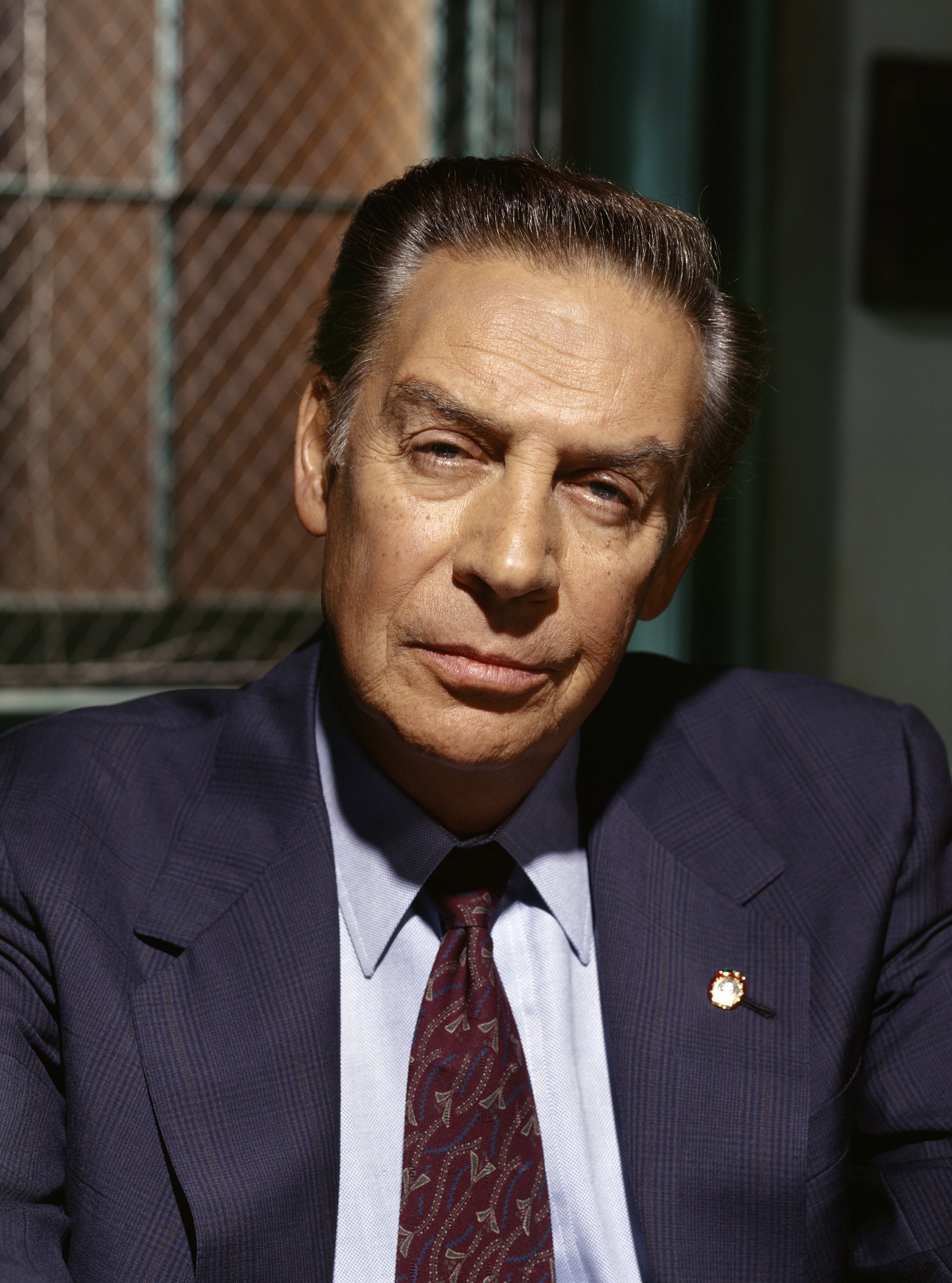 Jerry Orbach como el detective Lennie Briscoe en la temporada 9 de "Law & Order" | Foto: Getty Images